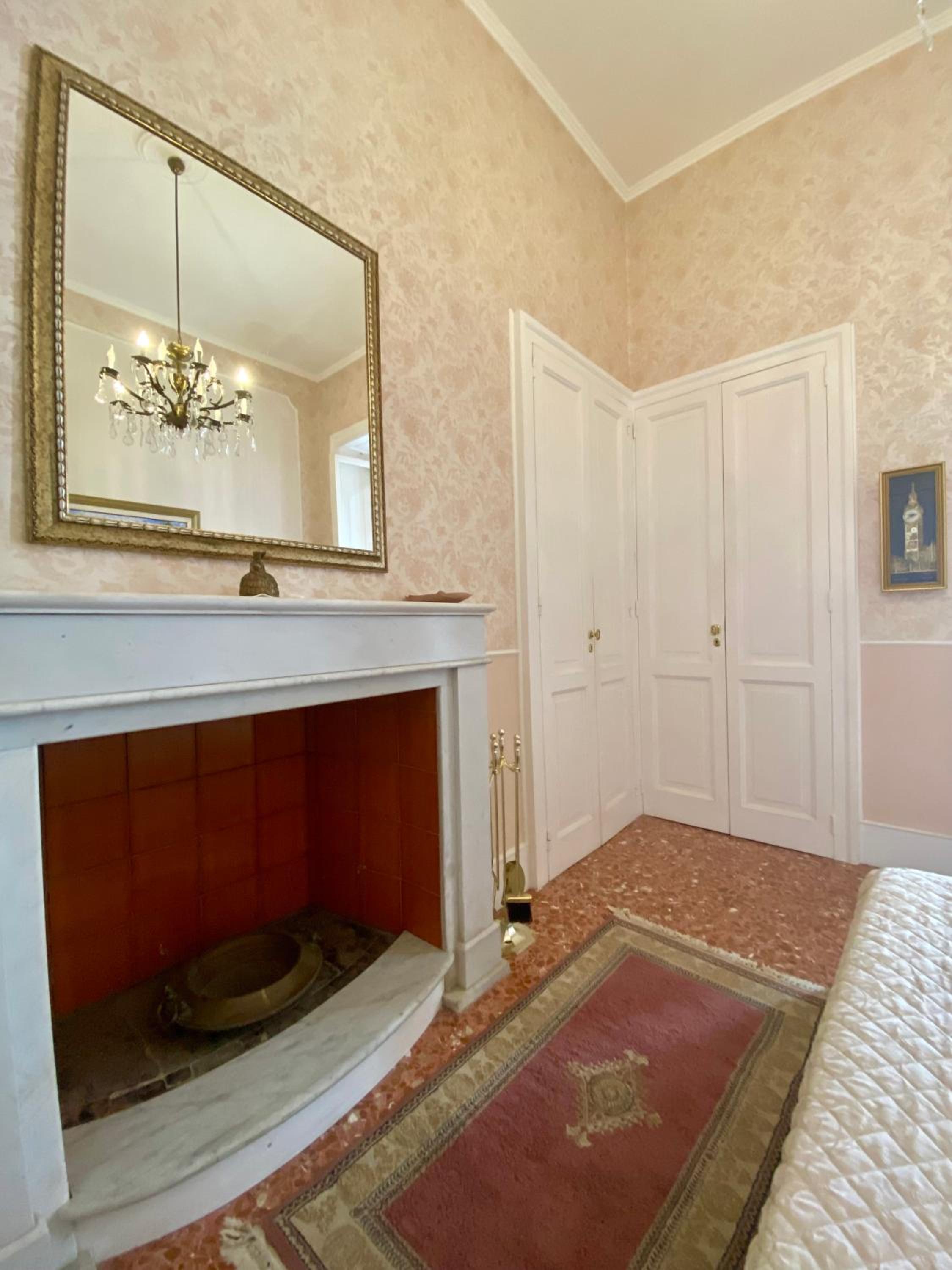 King Suite with Balcony photo 2