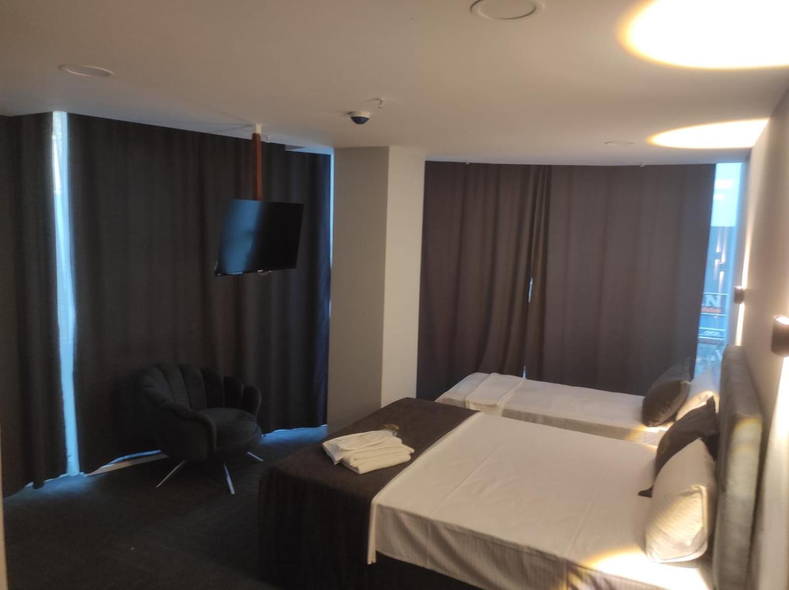 Basic Triple Room with Shared Bathroom photo 1