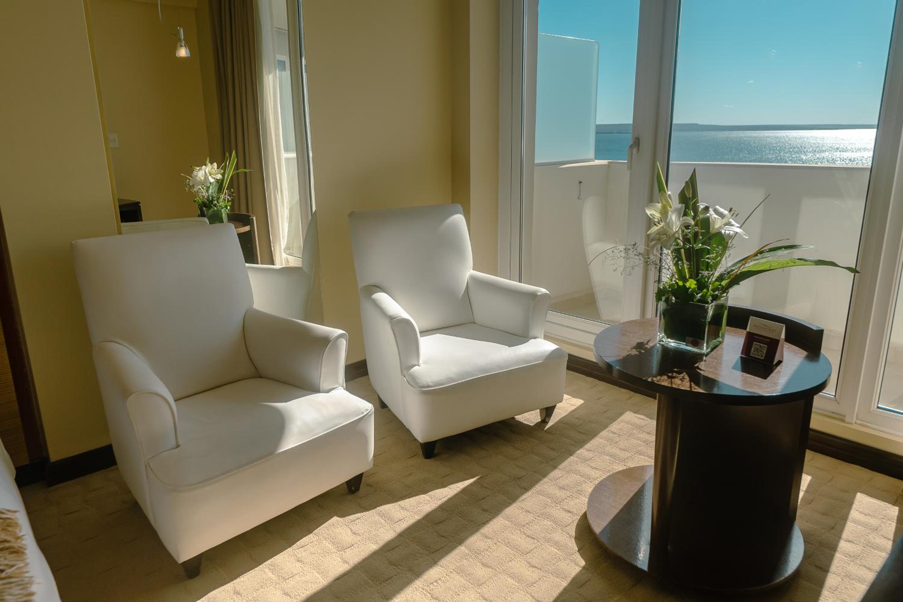 Junior Suite (3 Adults) photo 3