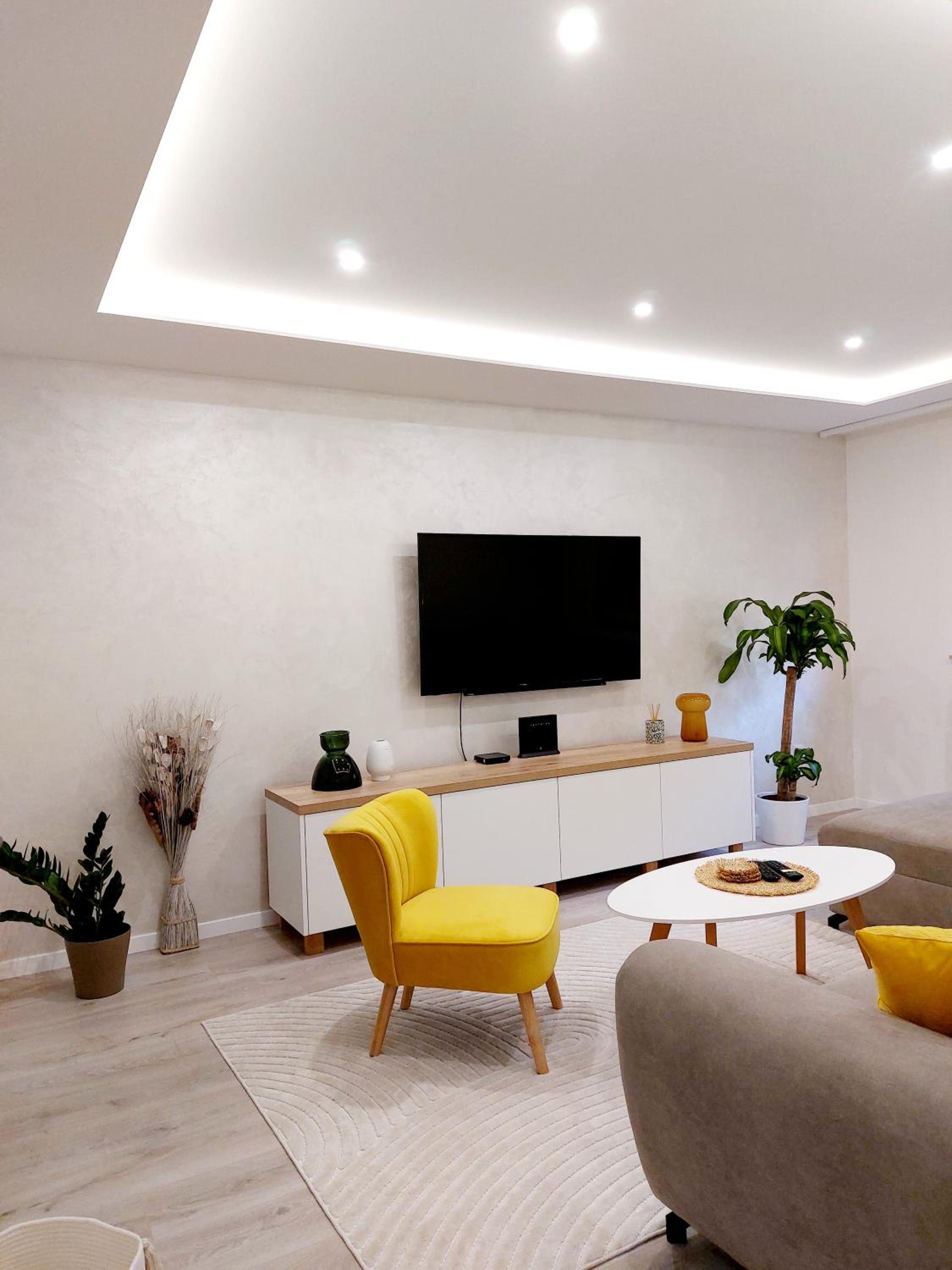 One-Bedroom Apartment with City View