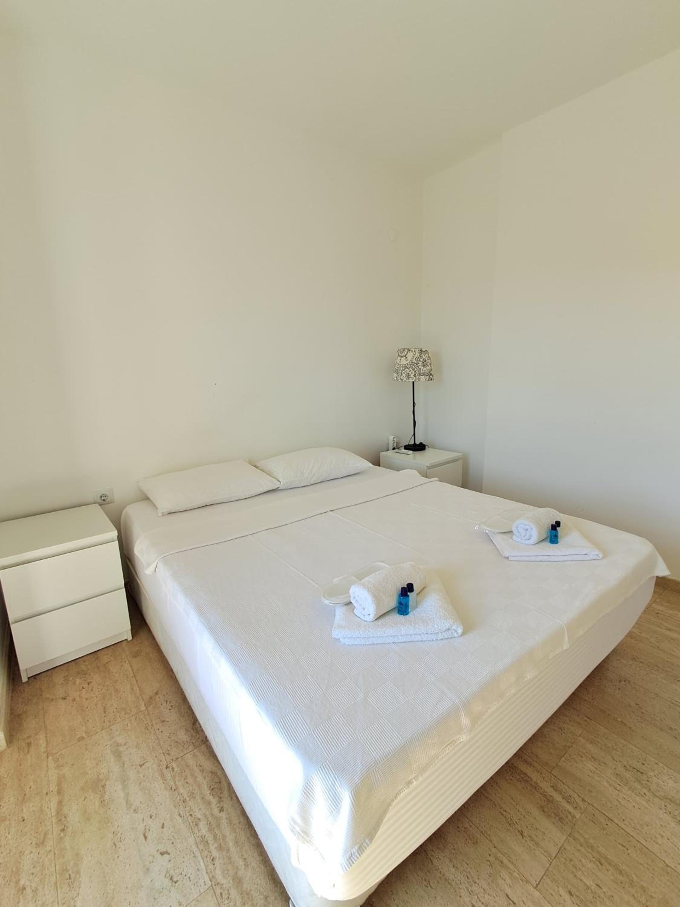 Standard Double Room - Photo 2