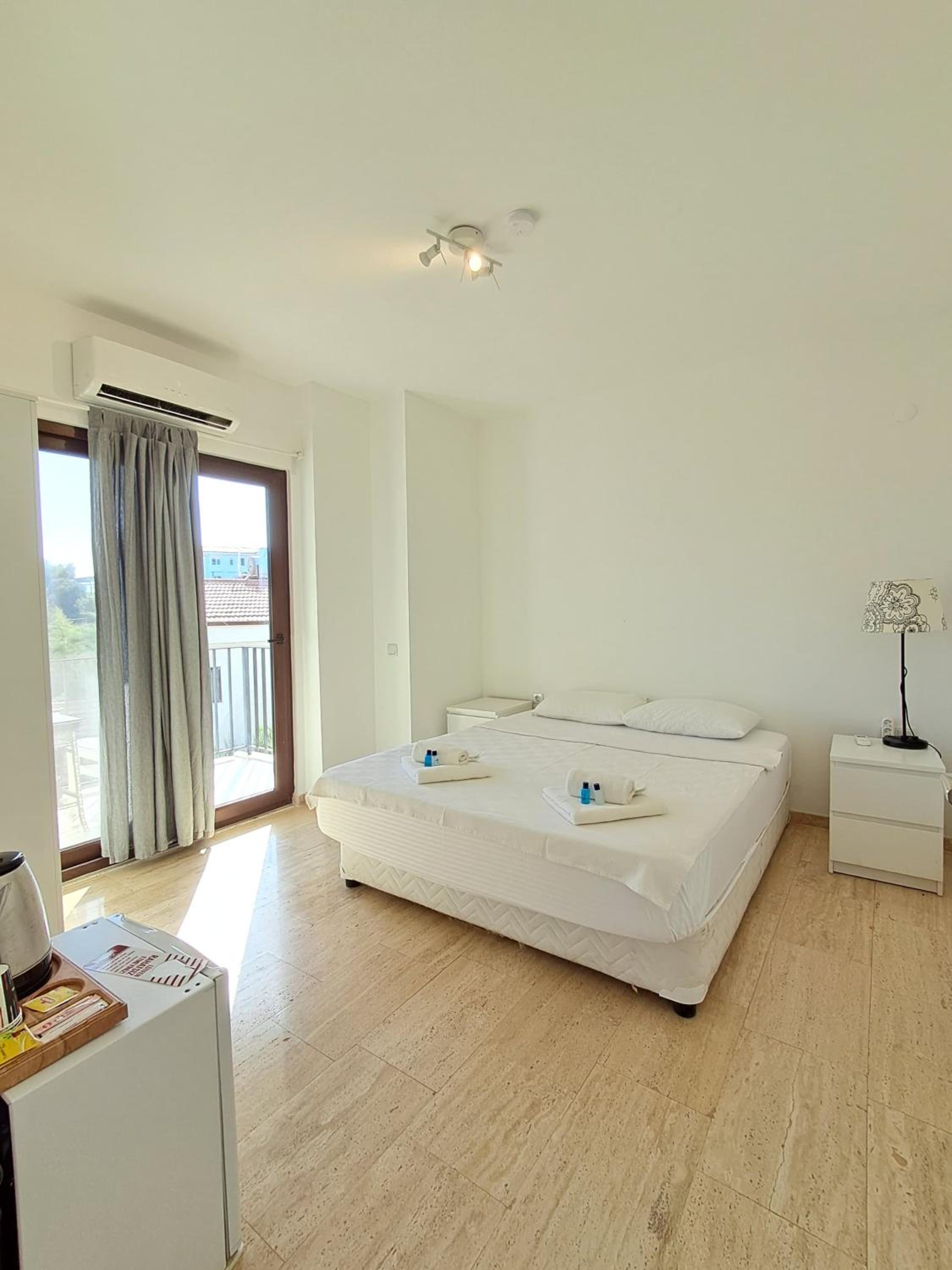 Standard Double Room - Photo 3