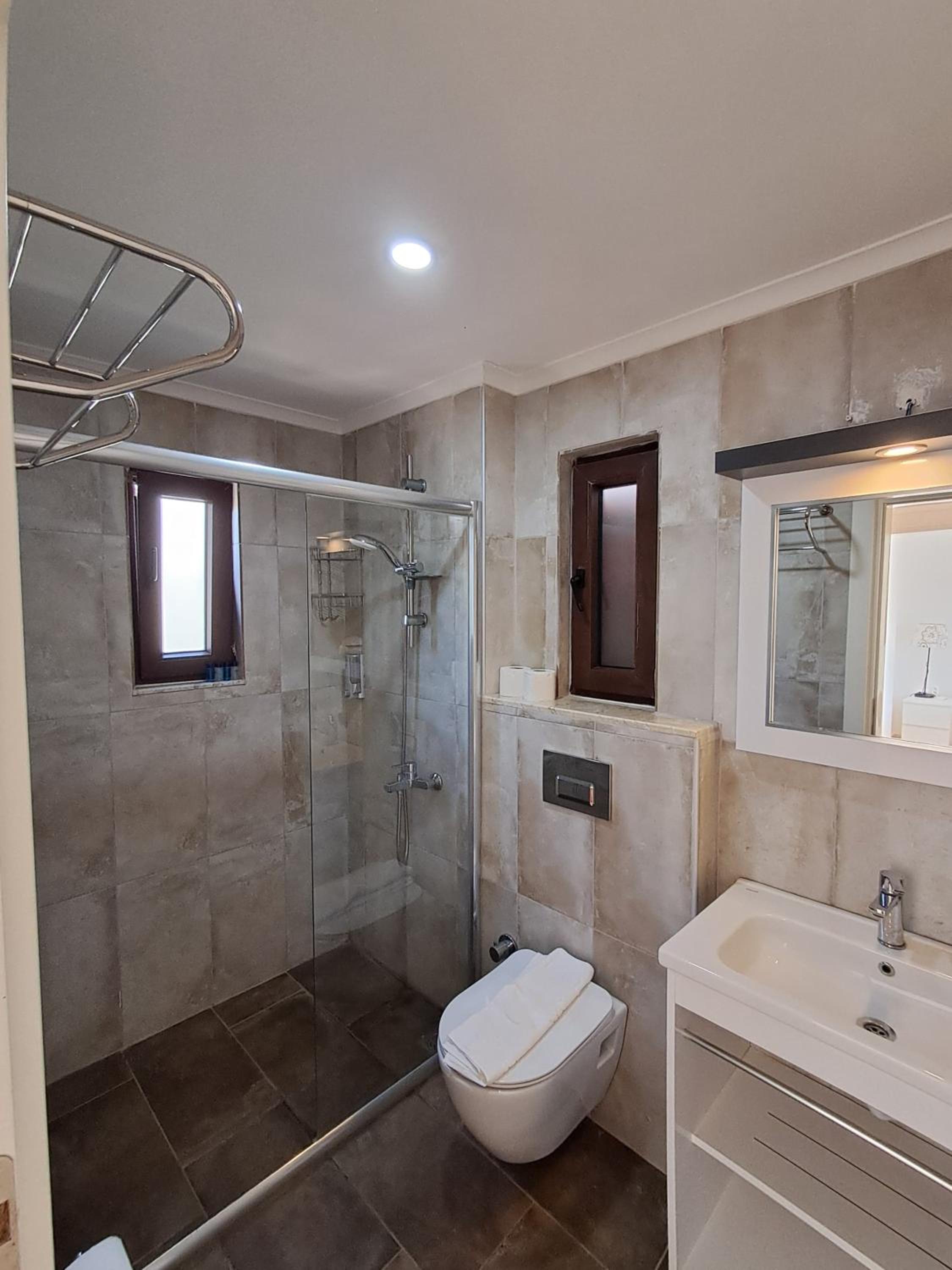 Standard Double Room - Photo 4