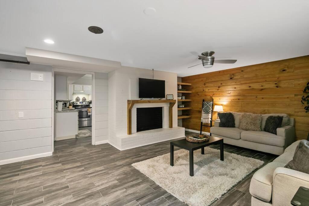 One-Bedroom House photo 1