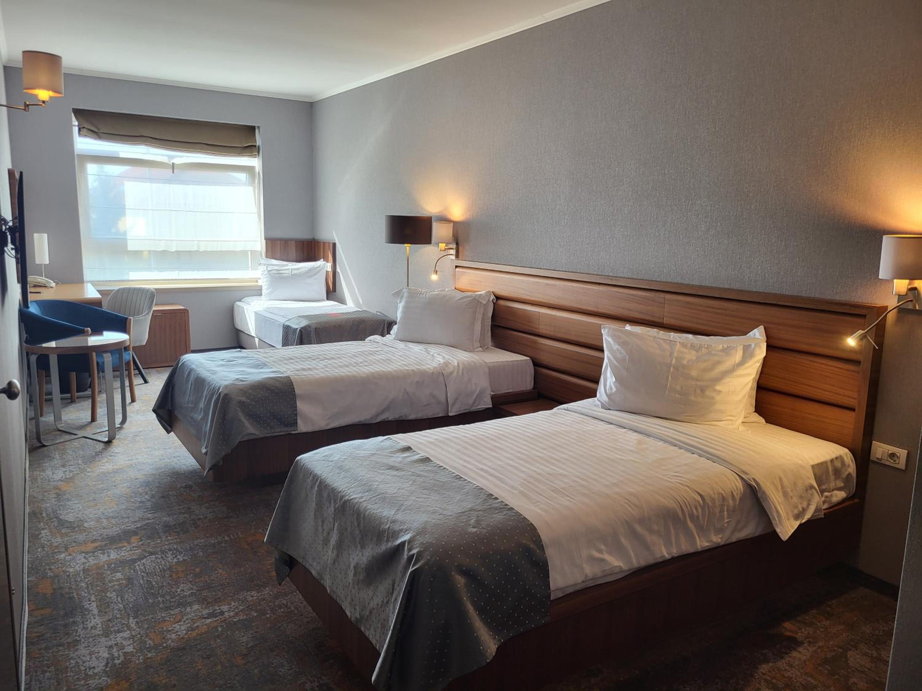 Deluxe Twin Room - Mobility Accessible