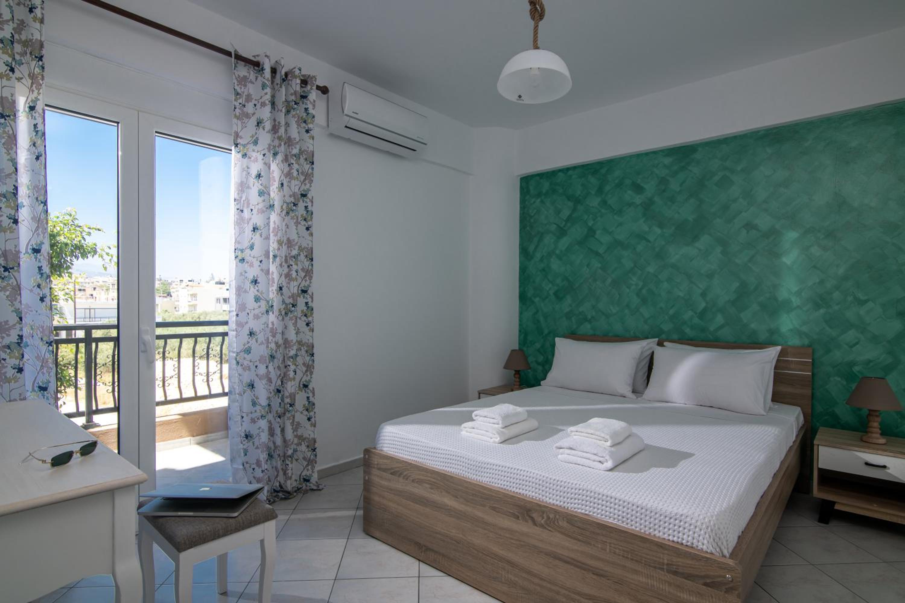 Deluxe One-Bedroom Apartment with City View B1 photo 3