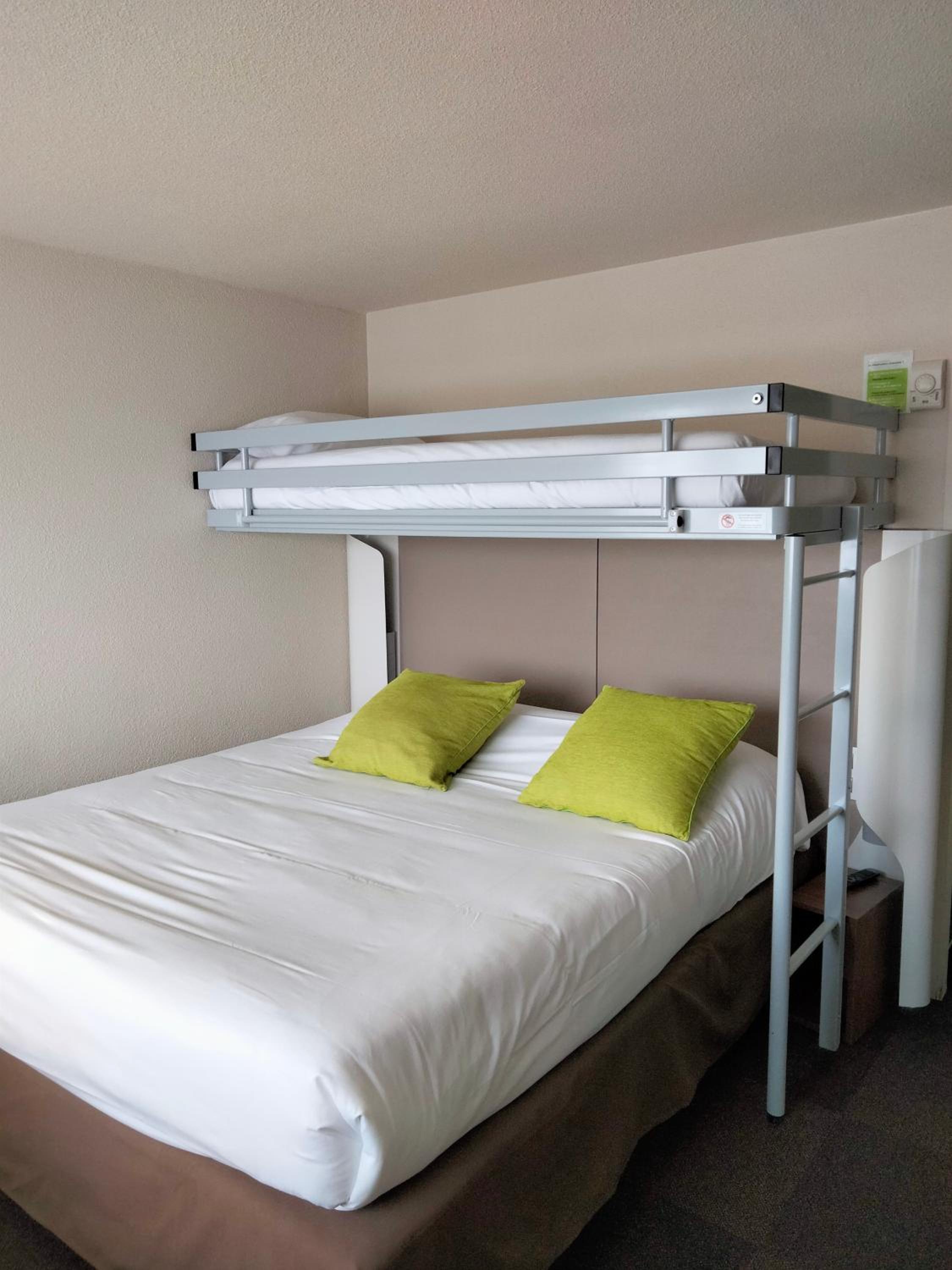 Standard Double Room - Photo 3