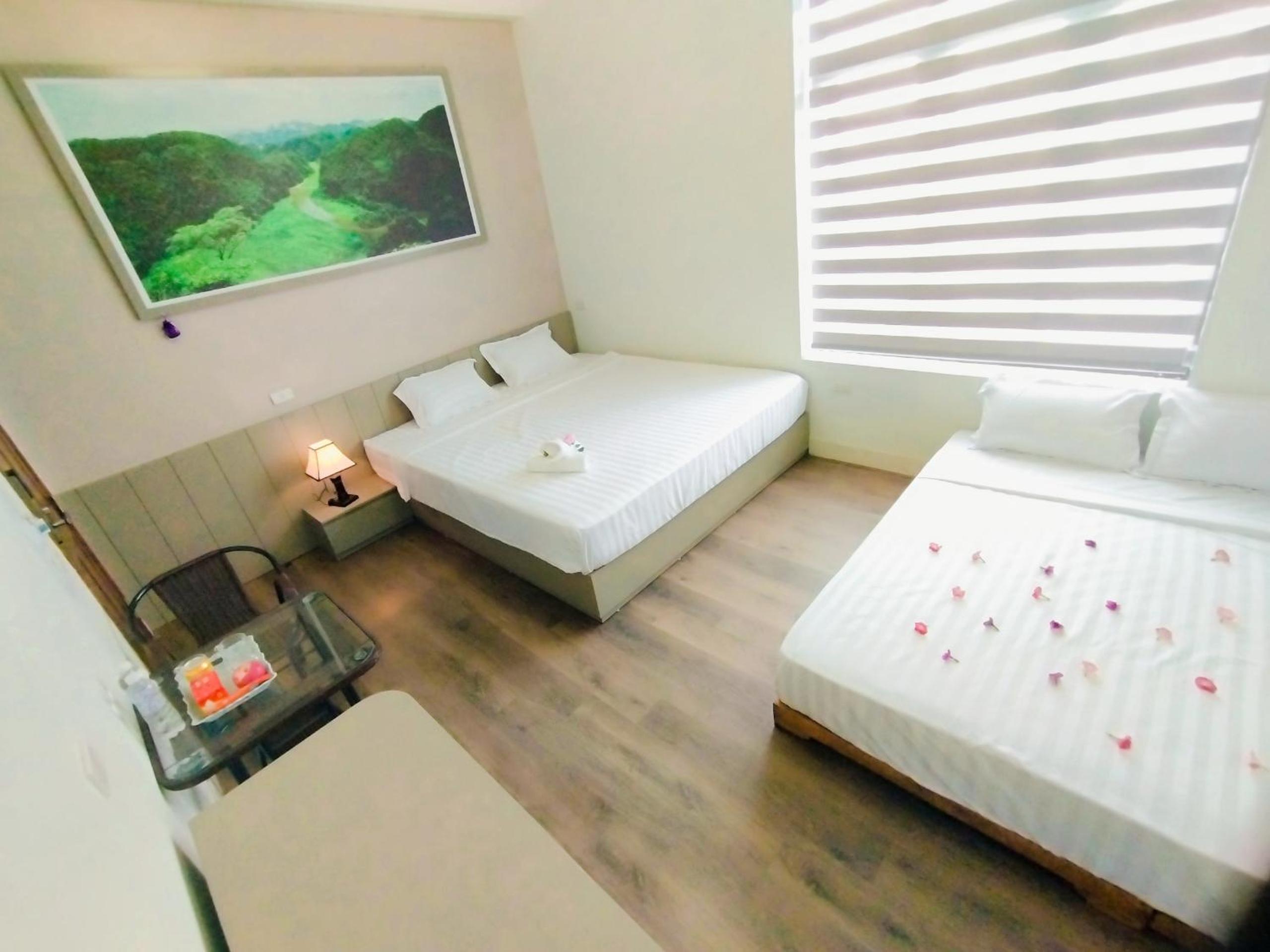 Family Room with Garden View