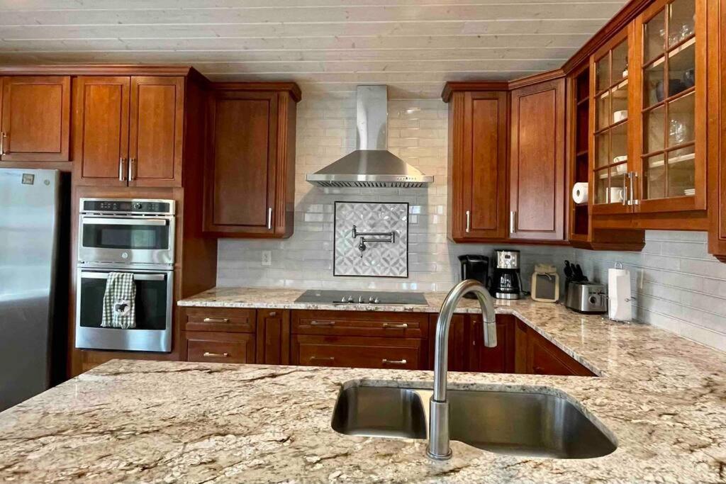 Four-Bedroom House photo 3