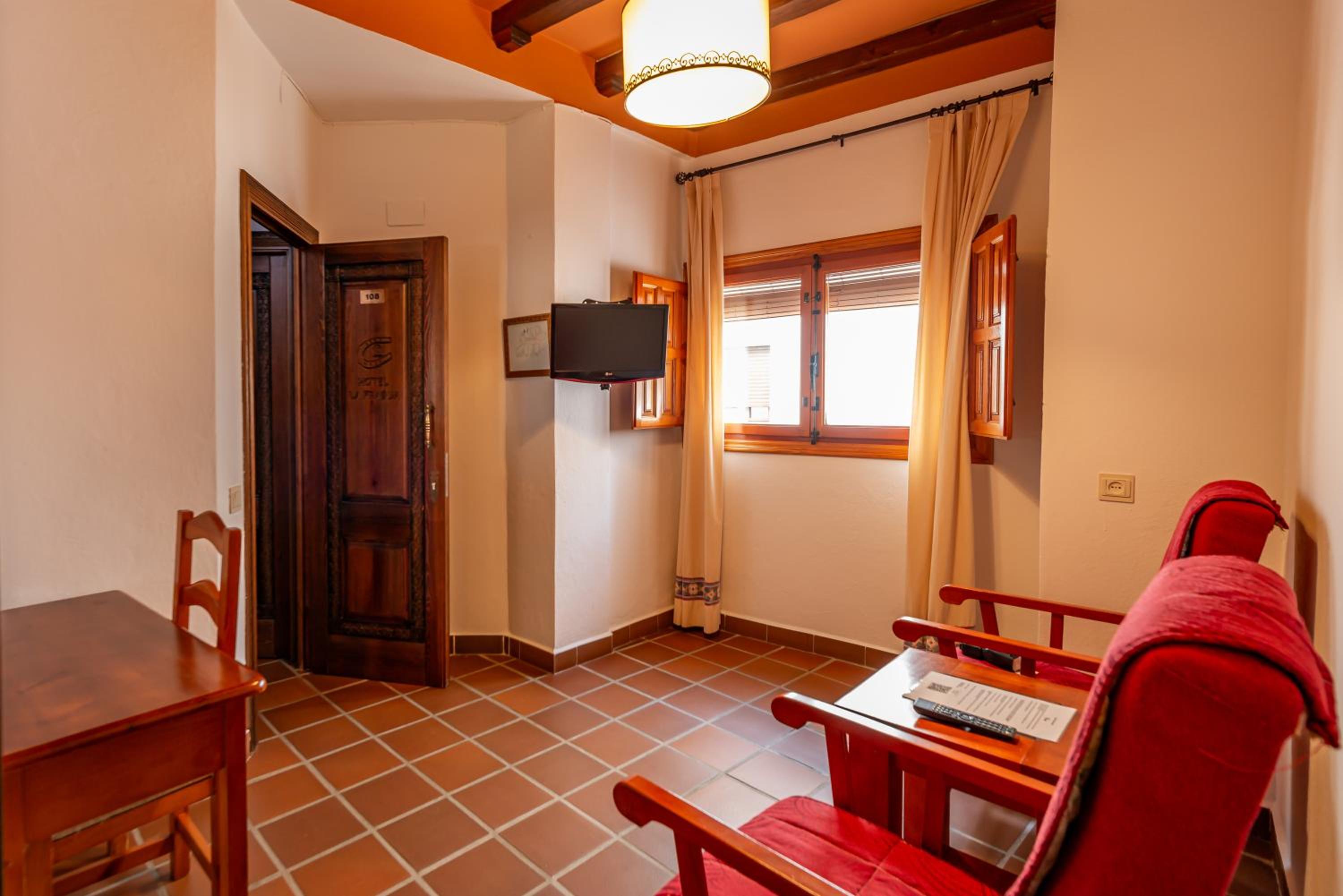 Double Room - Photo 3