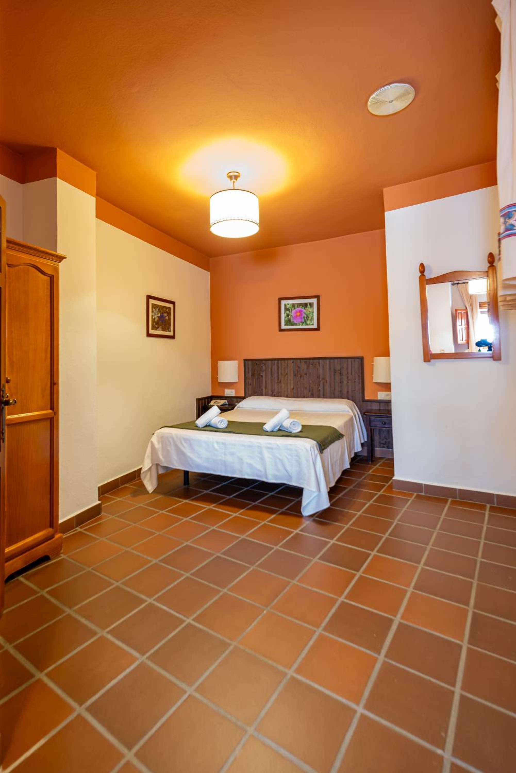 Double Room - Photo 2