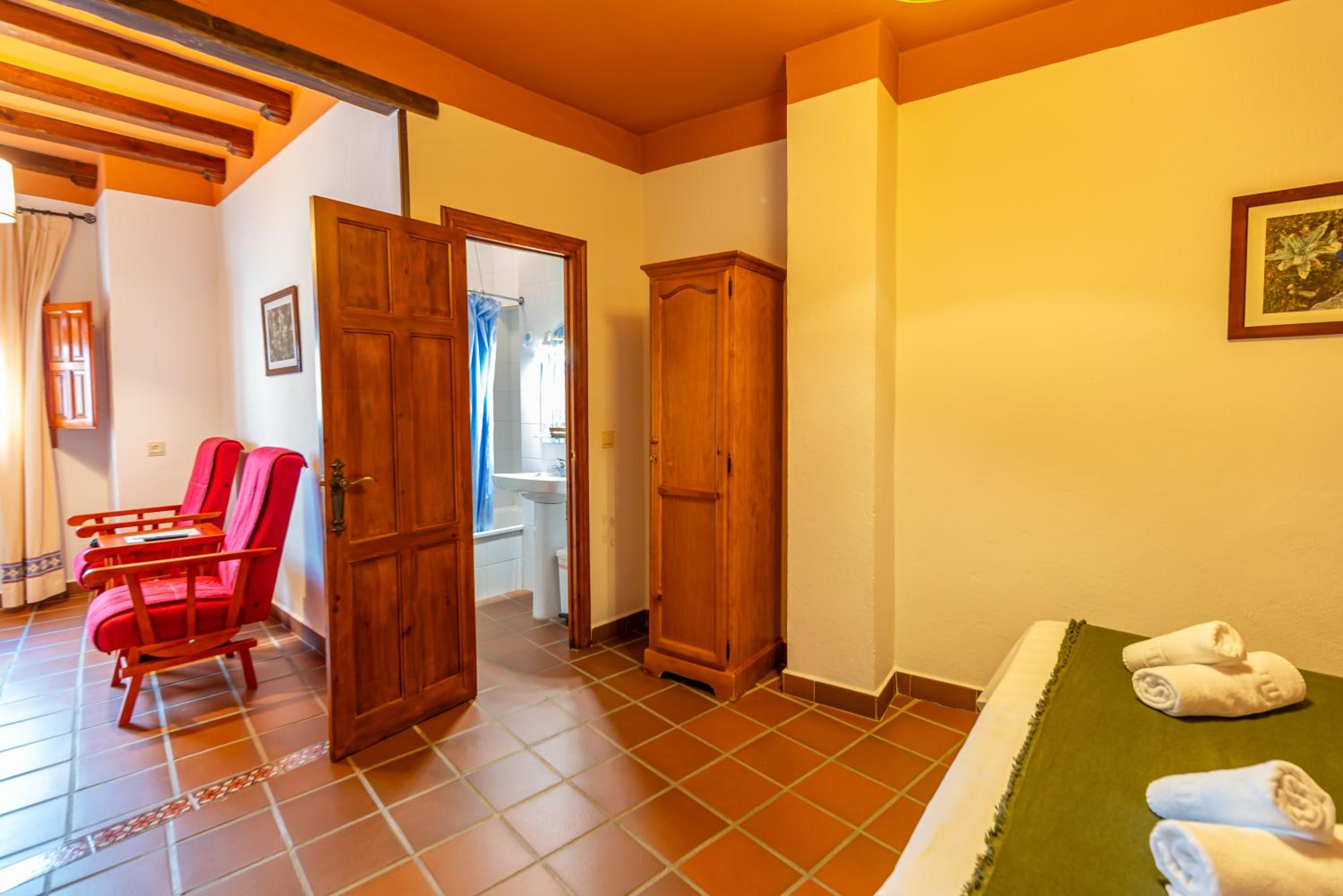 Double Room - Photo 4