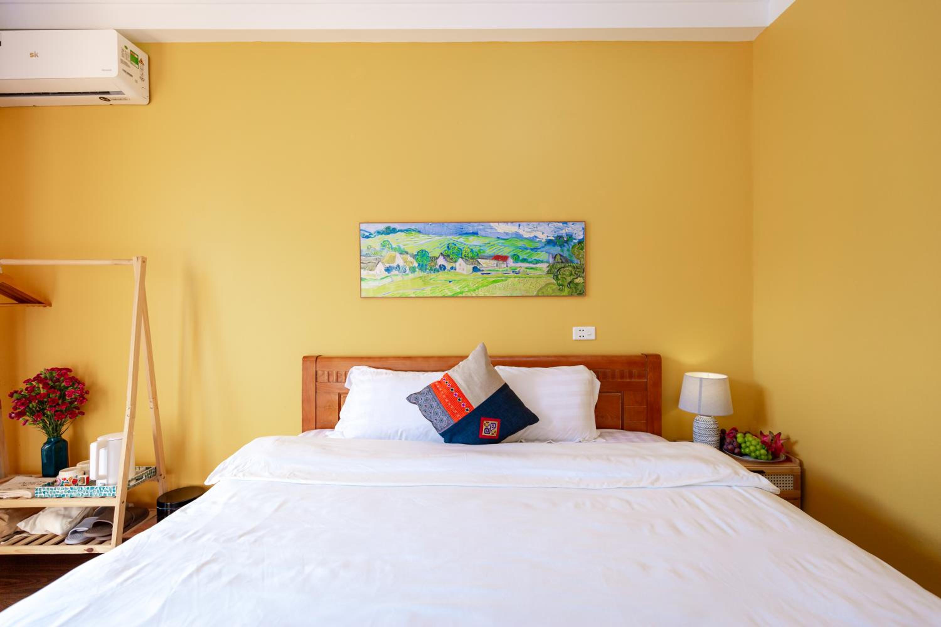 Double Room with Balcony - Photo 17