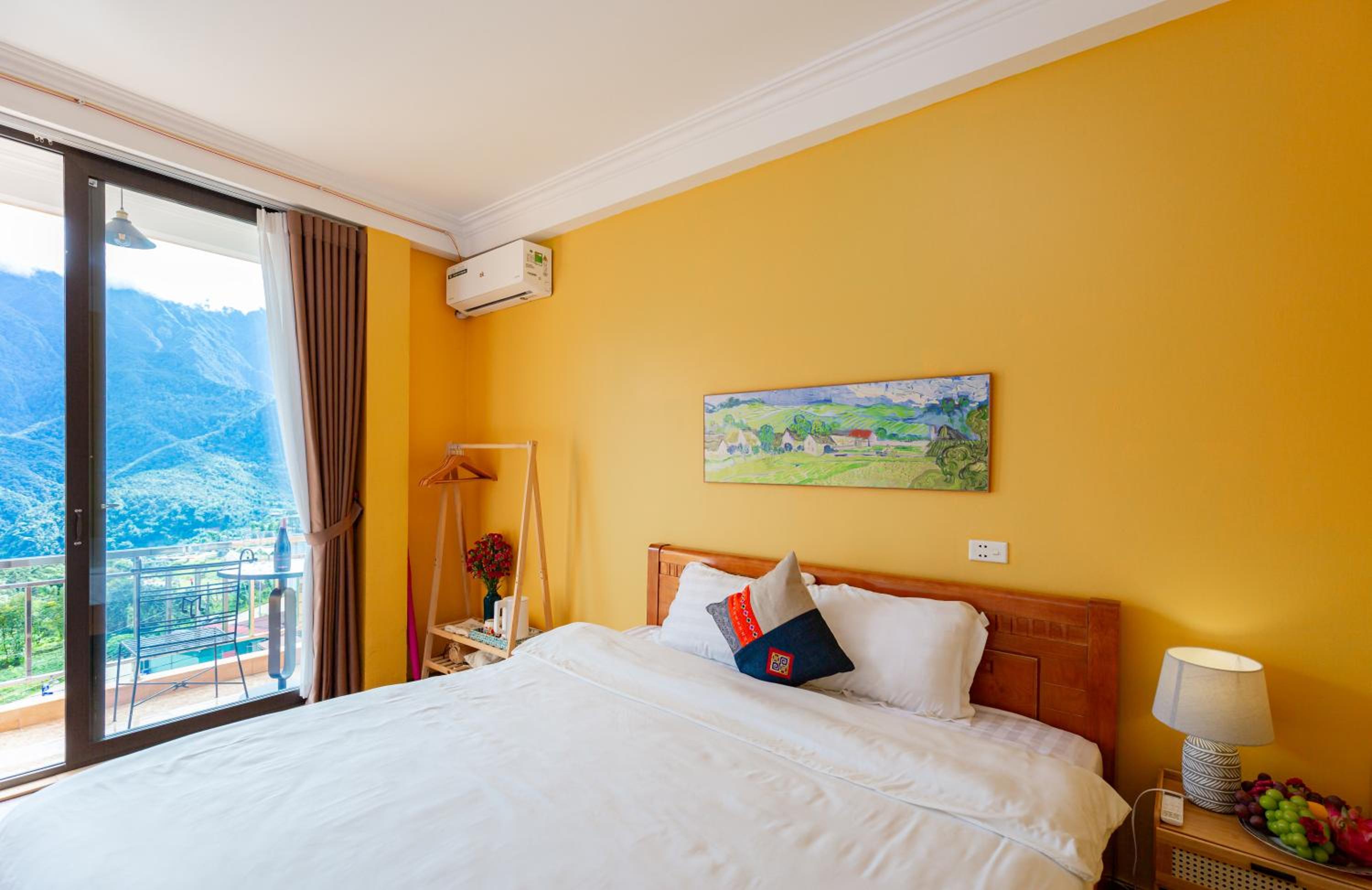 Double Room with Balcony - Photo 14