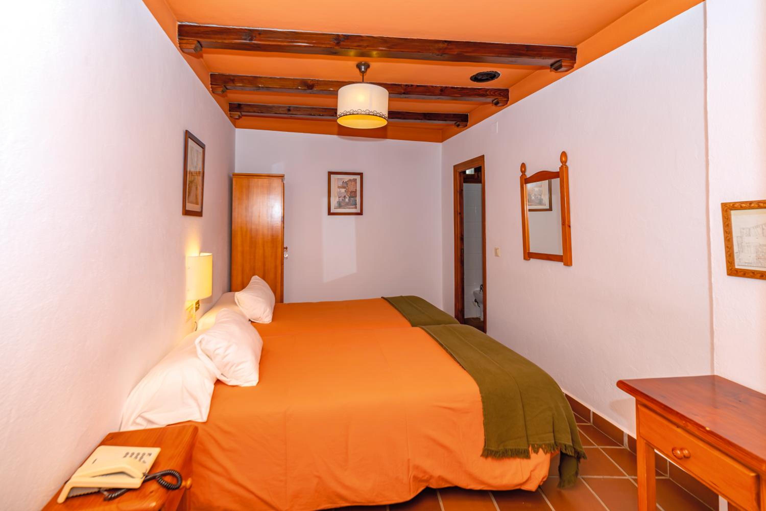  Economy Double Room with Mountain View - Photo 2