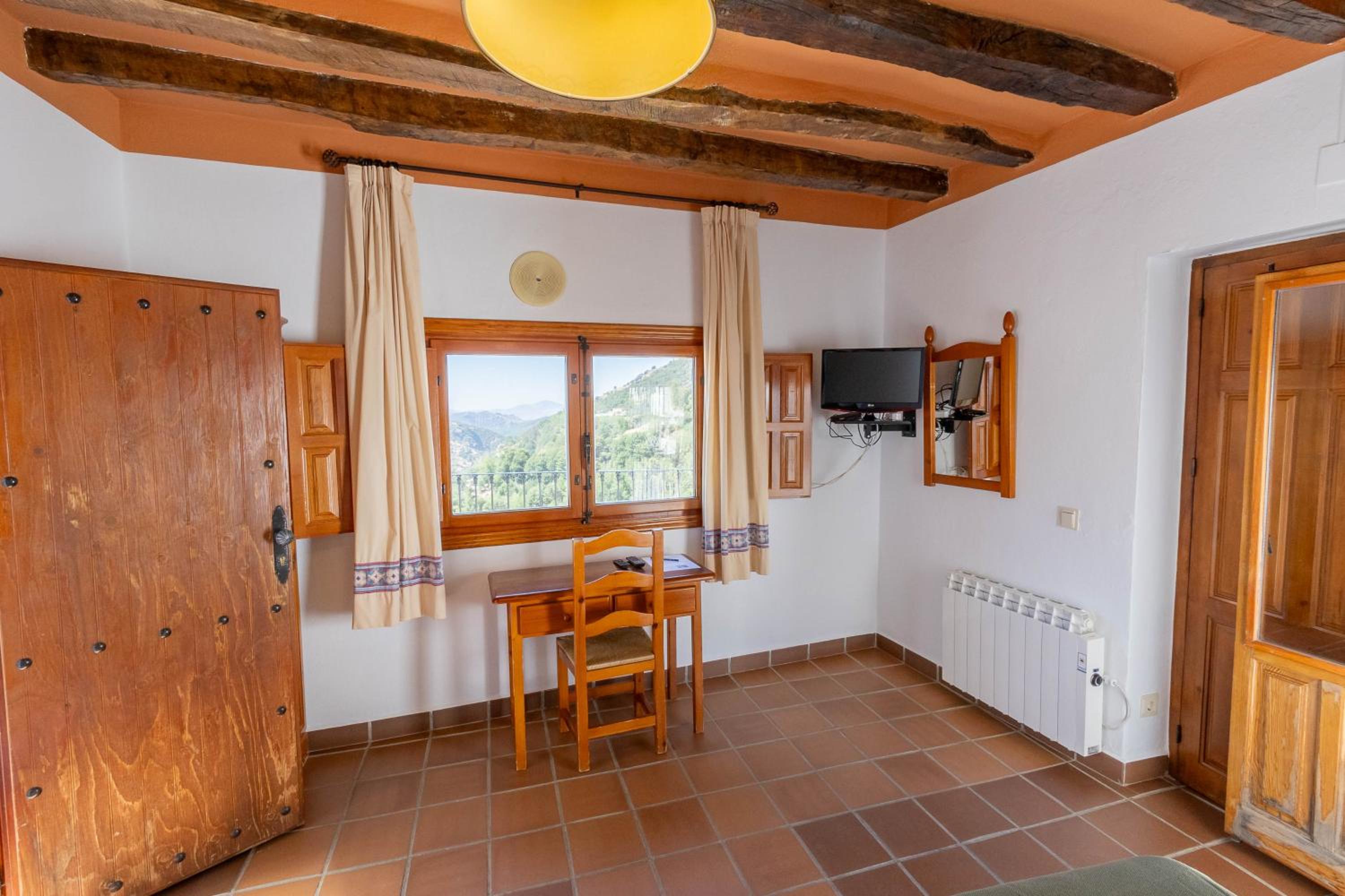 Twin Room with Mountain View - Photo 2