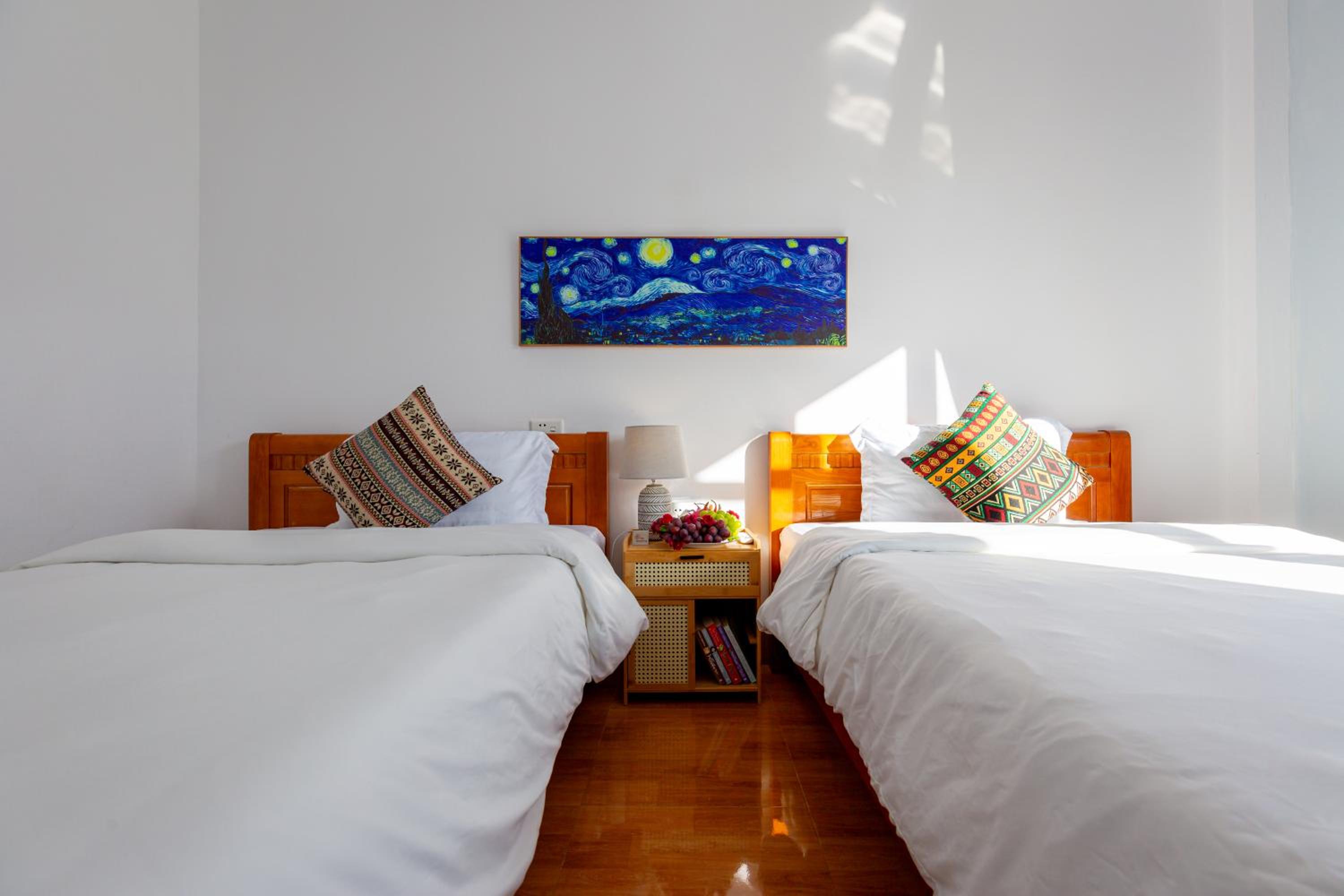 Twin Room with Balcony - Photo 9