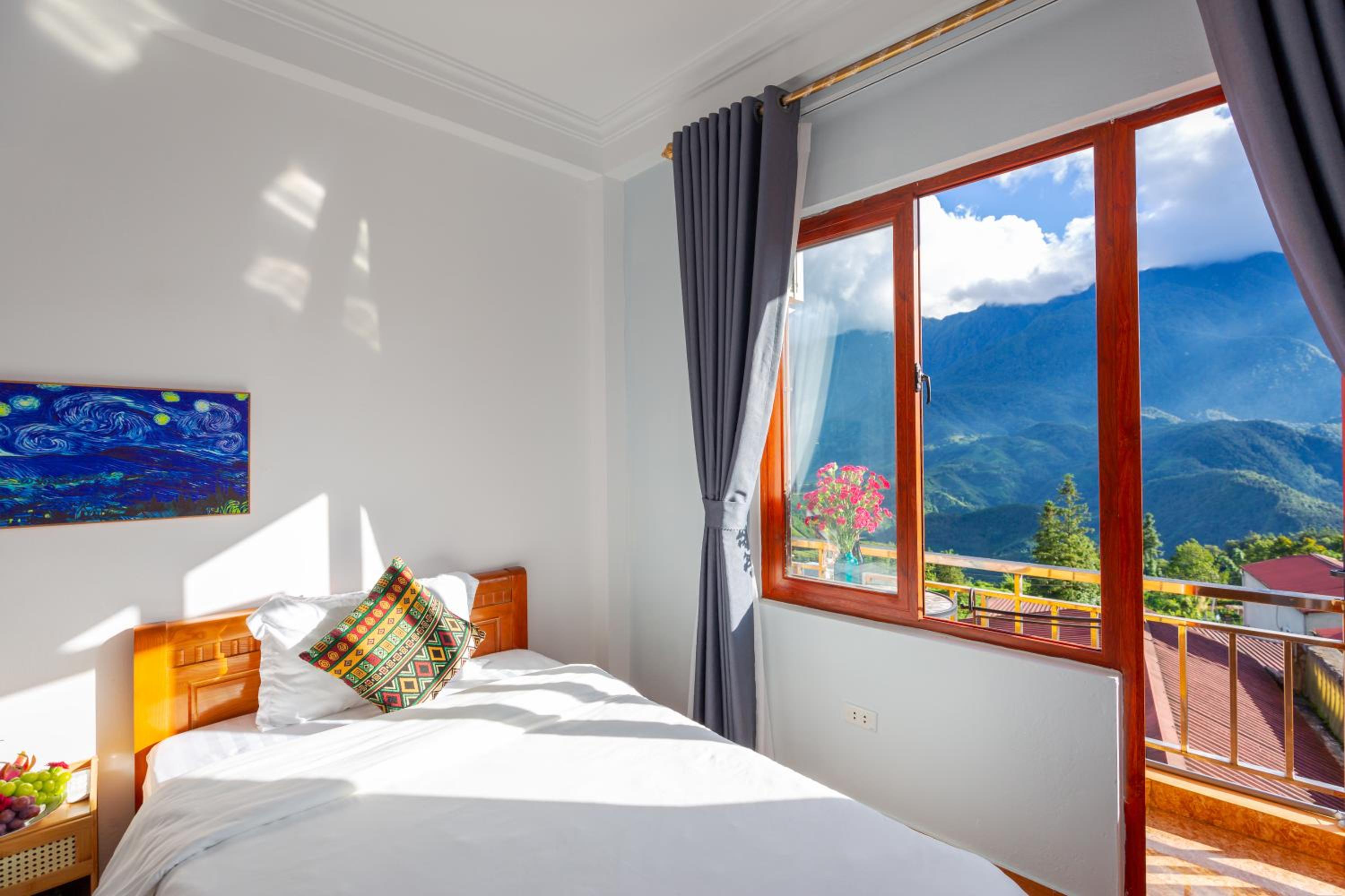 Twin Room with Balcony - Photo 8