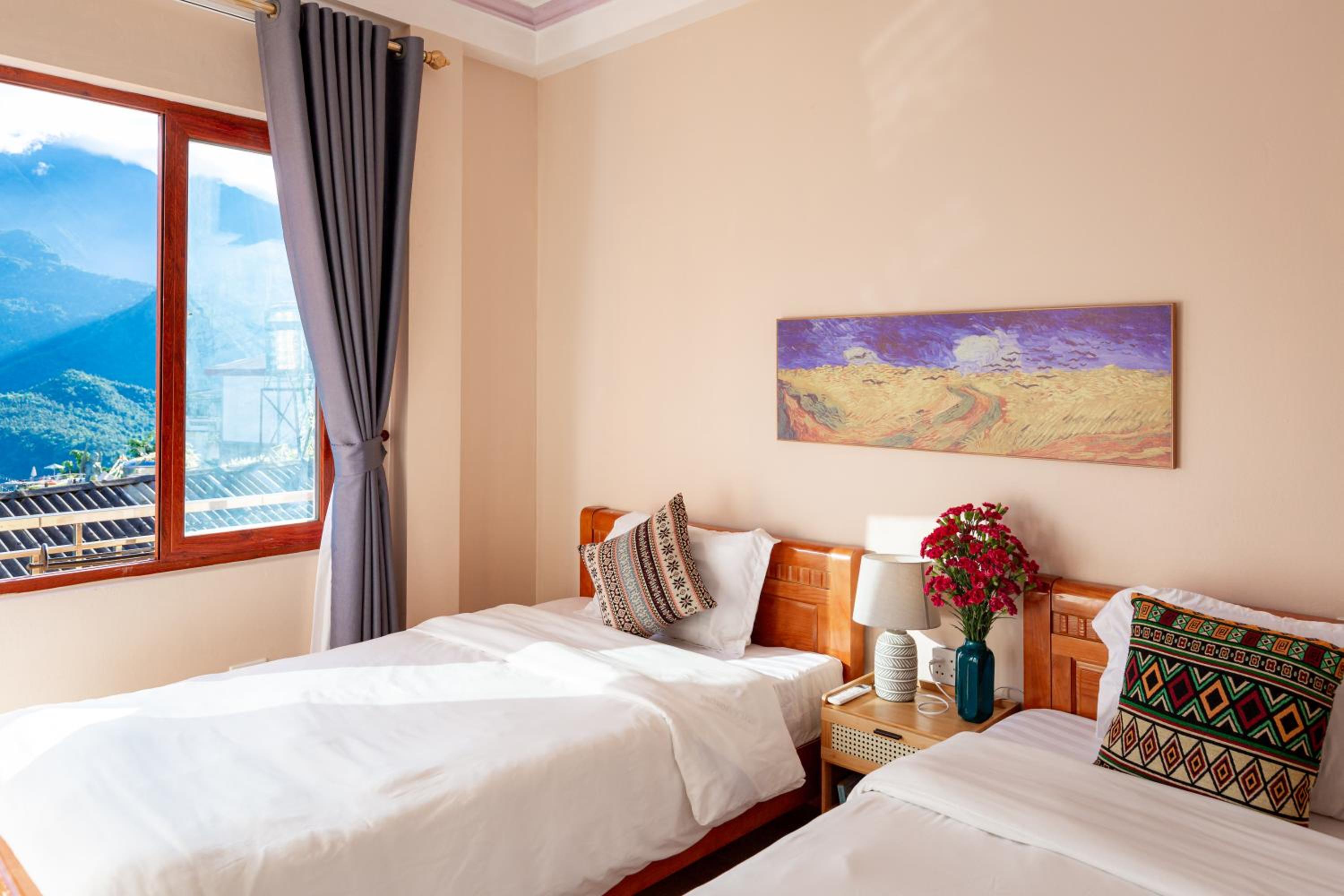 Twin Room with Balcony - Photo 14