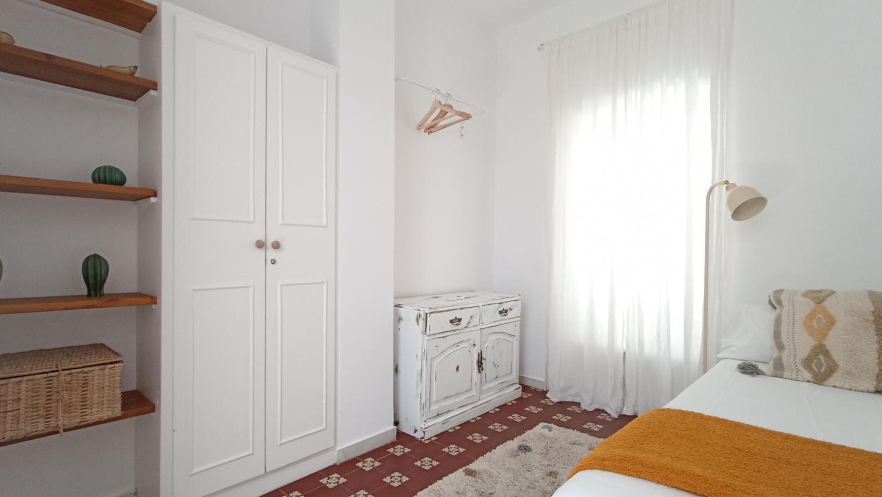 Apartamento de tres habitaciones con piscina privada