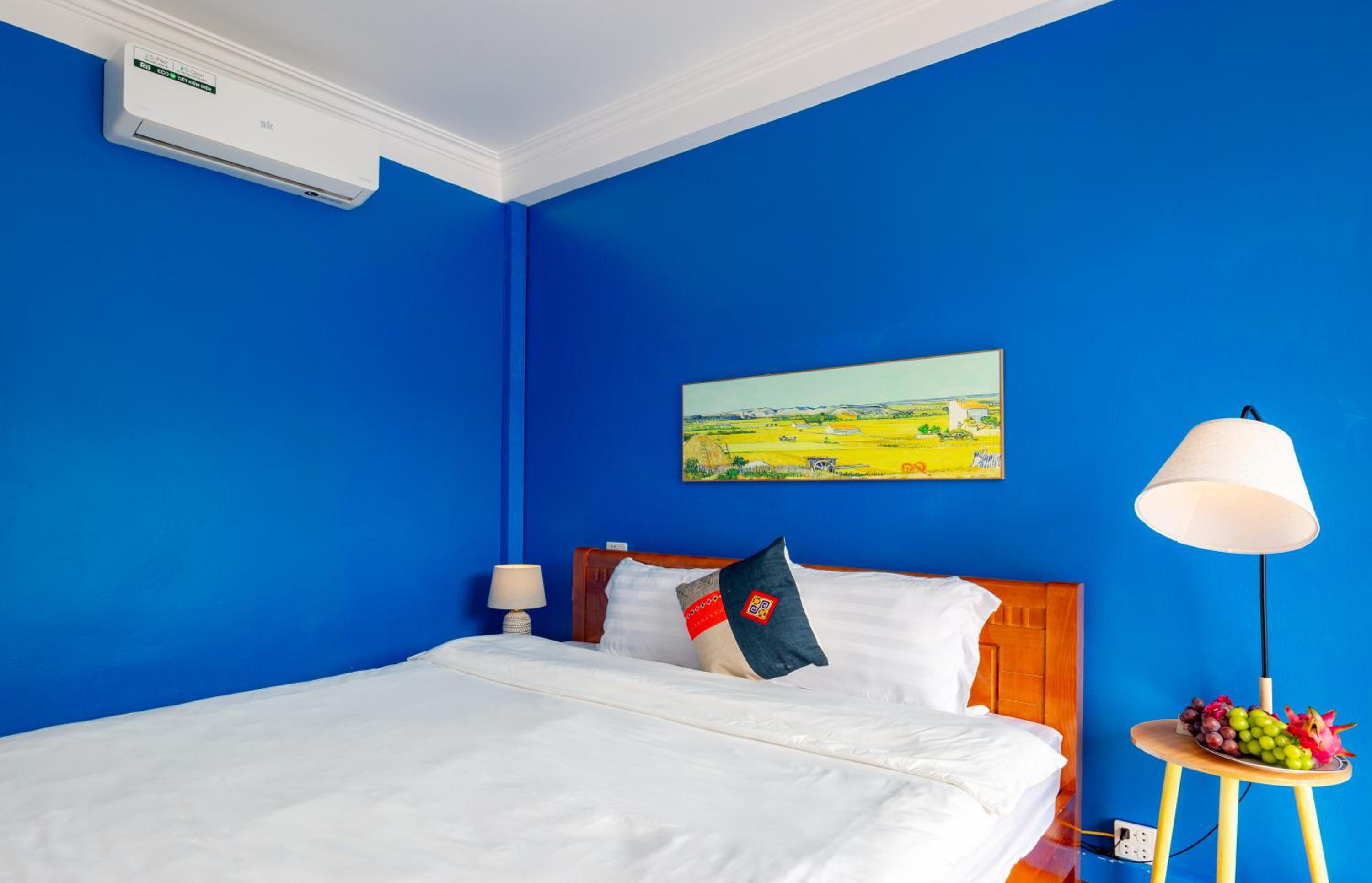 Deluxe Double Room with Bath - Photo 6