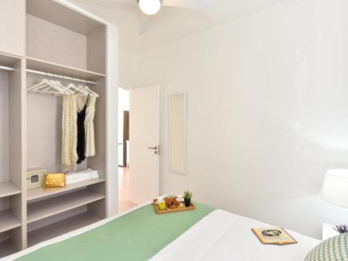 Apartamento de Dos Habitaciones con Terraza