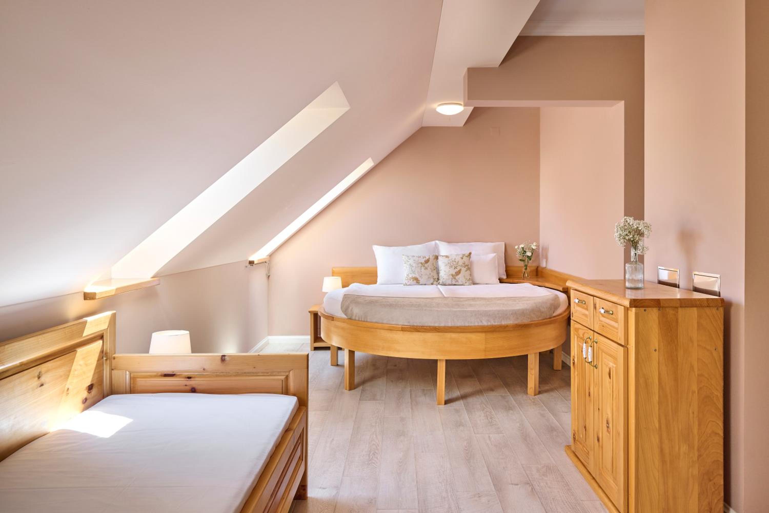 Double room with Round bed