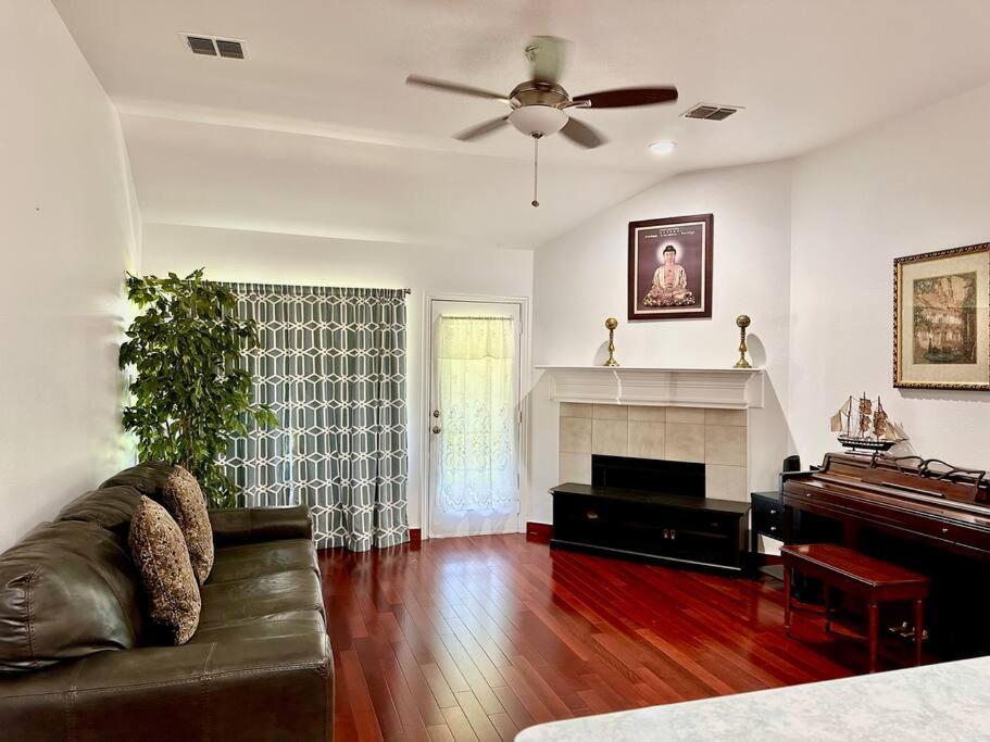 Four-Bedroom House photo 1