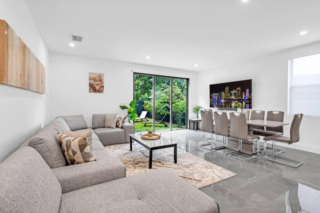Four-Bedroom House photo 1