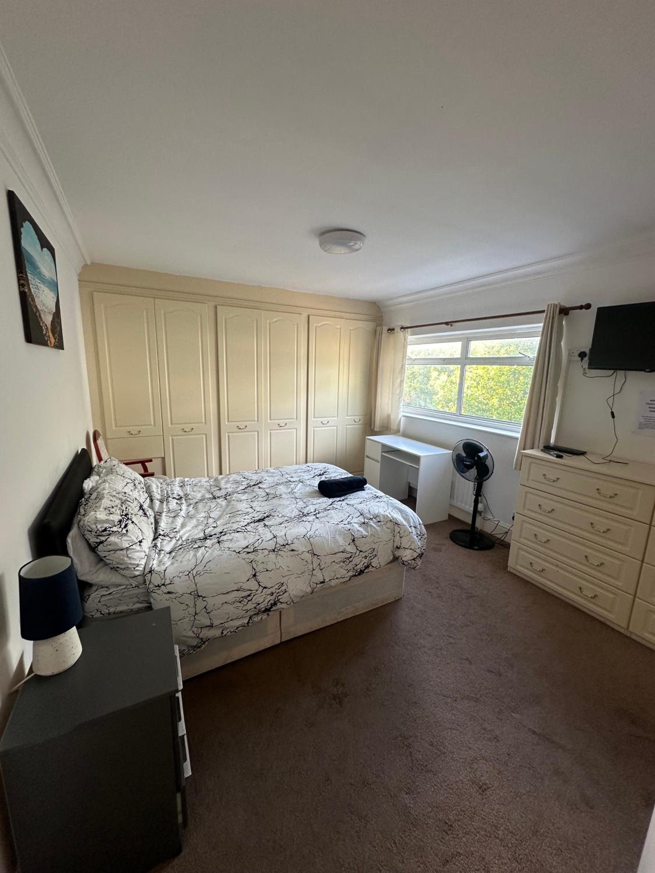 Double Room With Private Bathroom photo 3