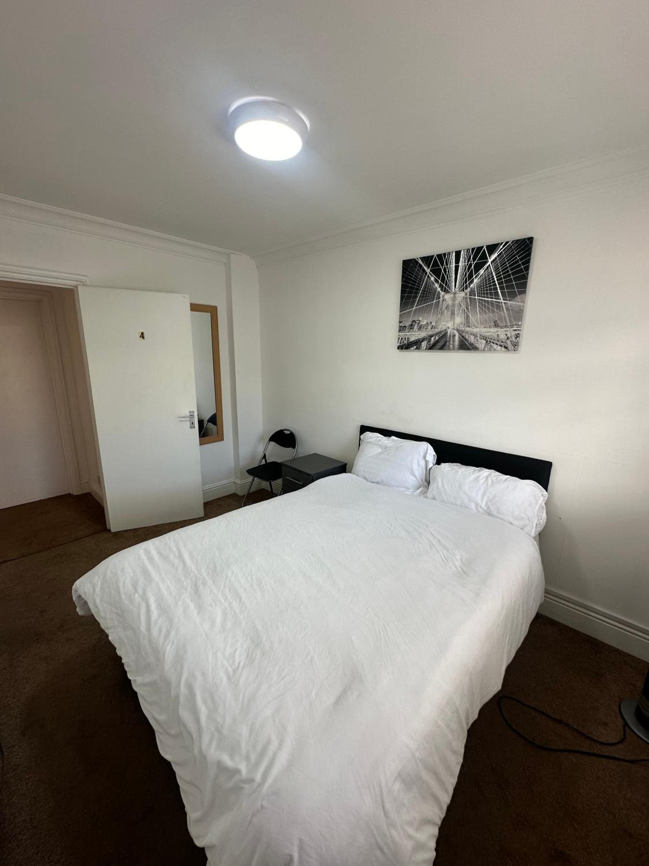 Budget Double Room photo 3