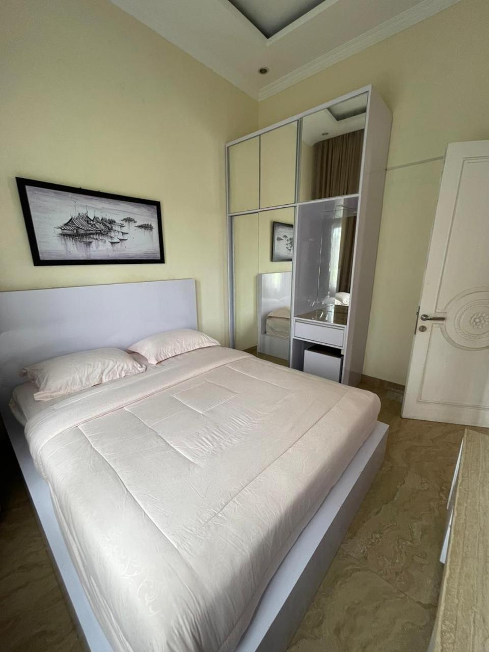 Three-Bedroom Villa photo 1