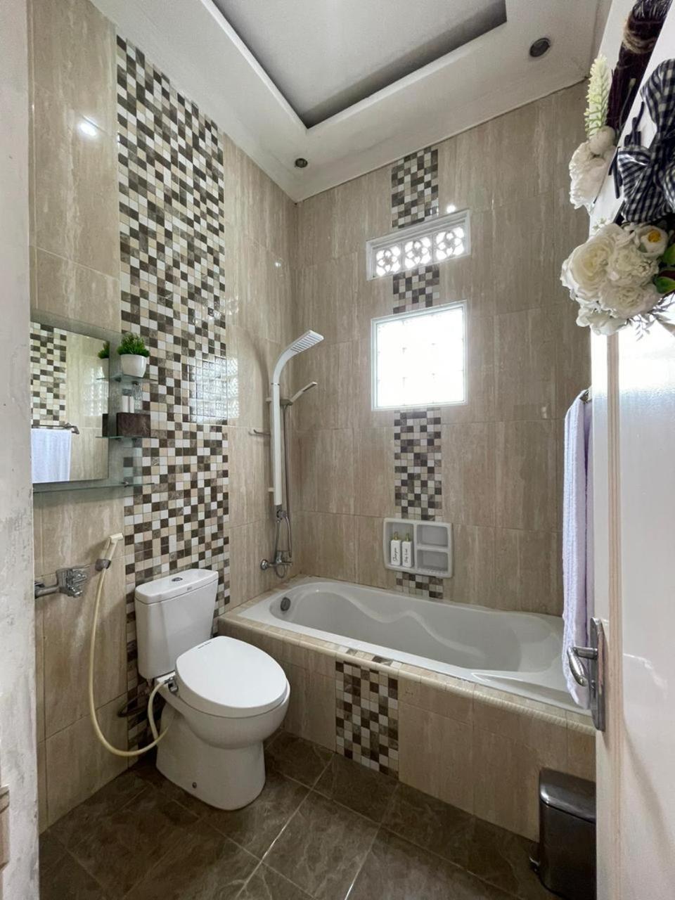 Three-Bedroom Villa photo 2