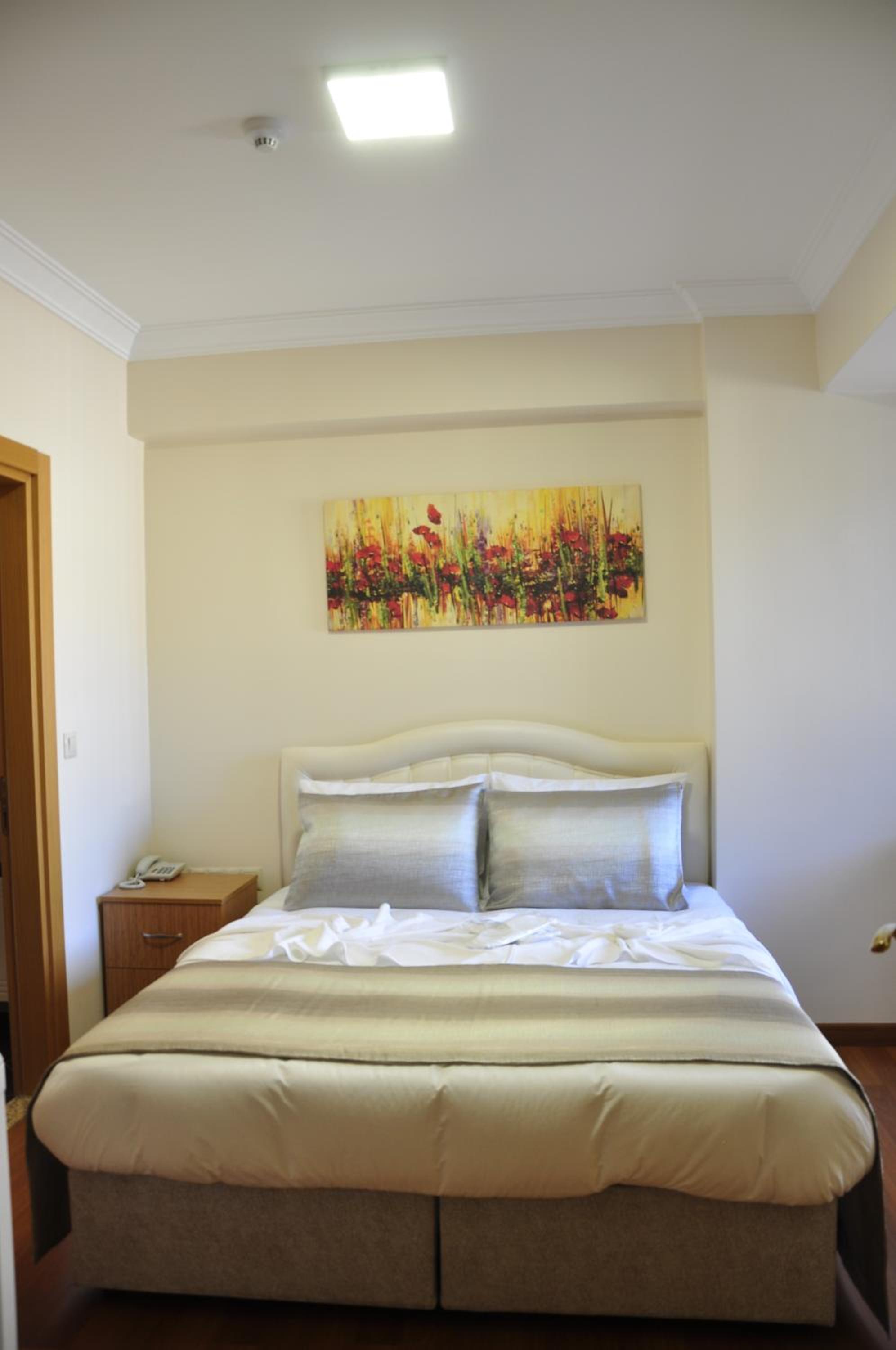 Economy Double Room photo 1
