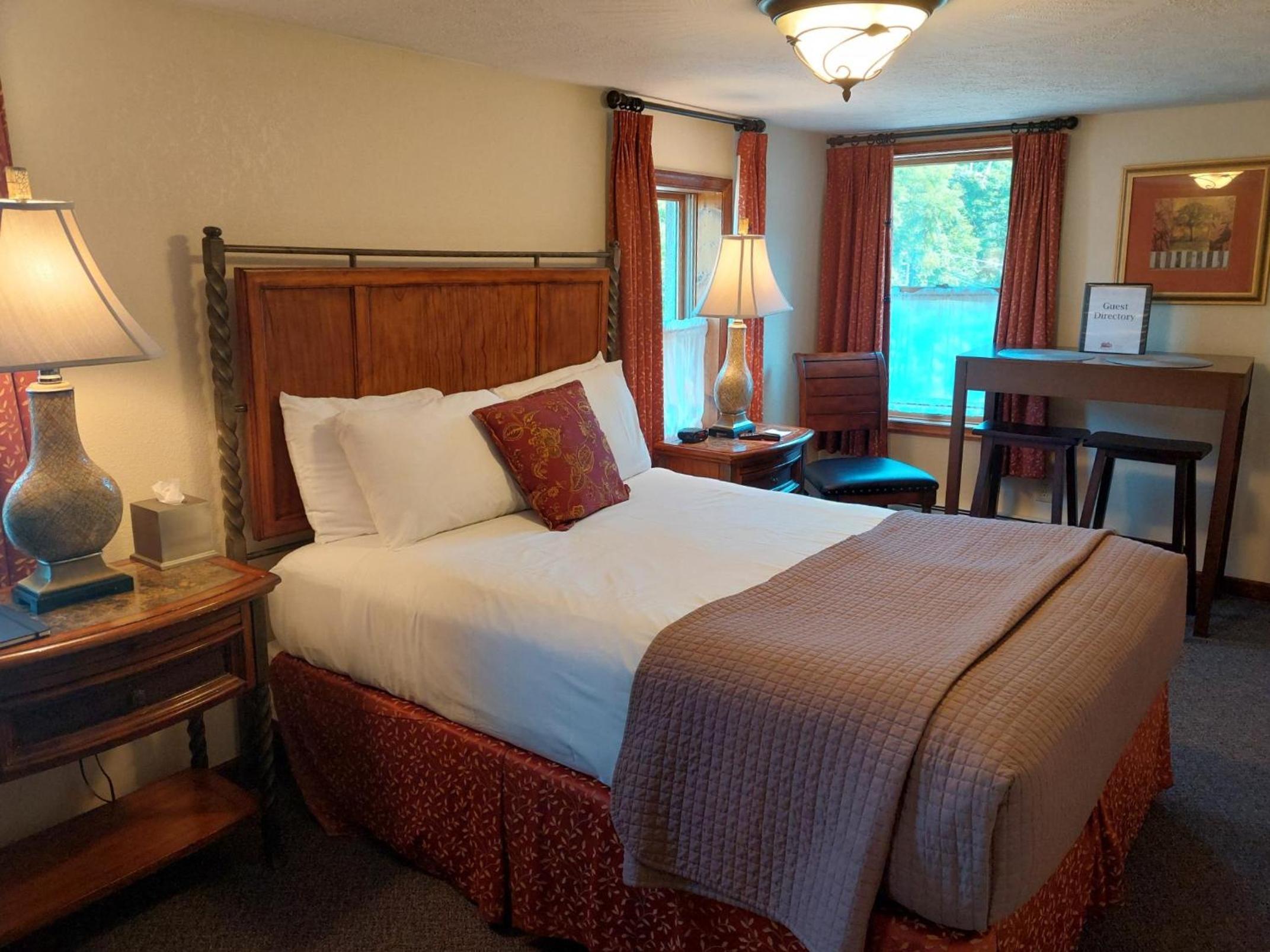 Queen Suite - Photo 3
