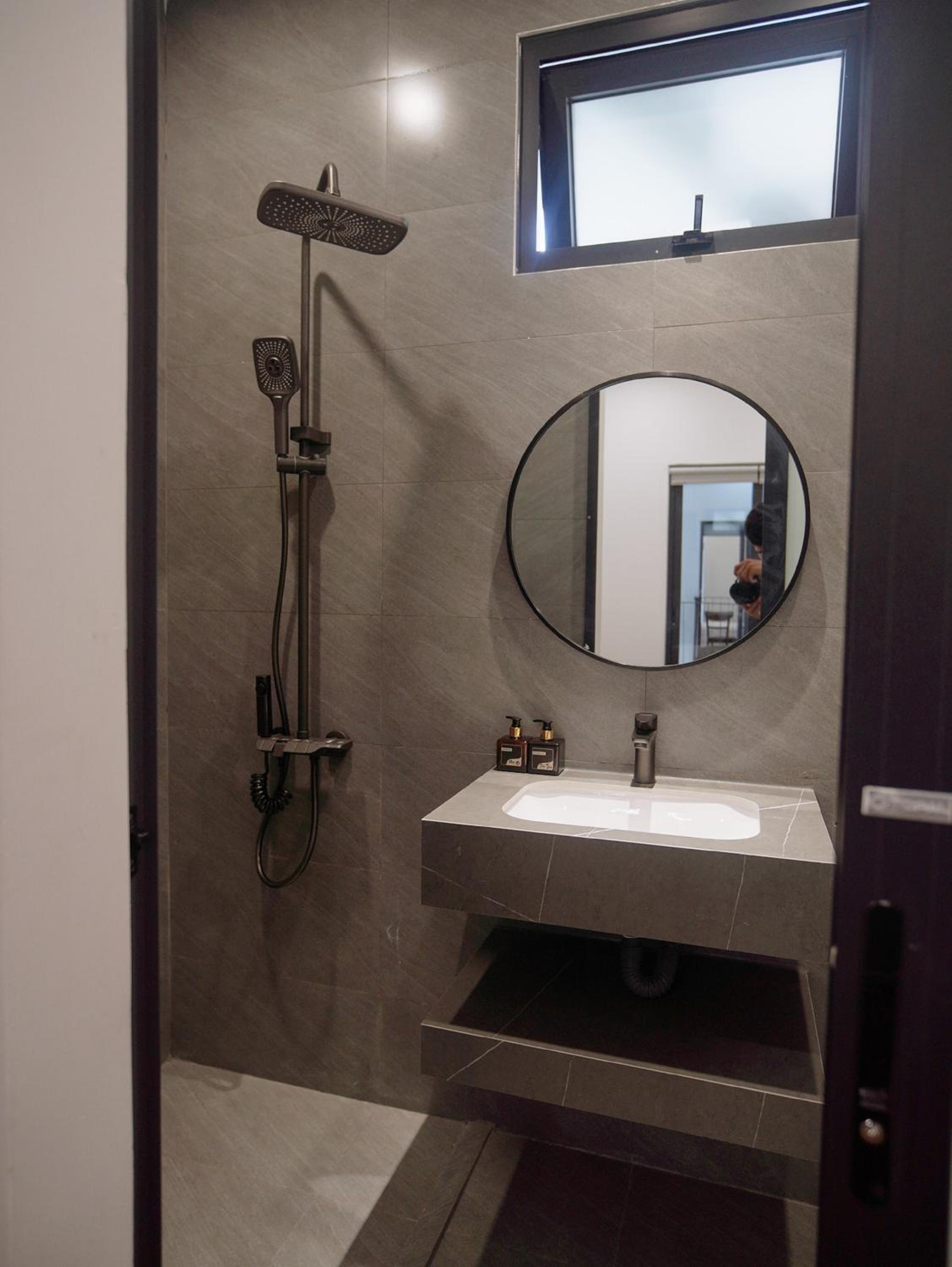Standard Double Room - Photo 12