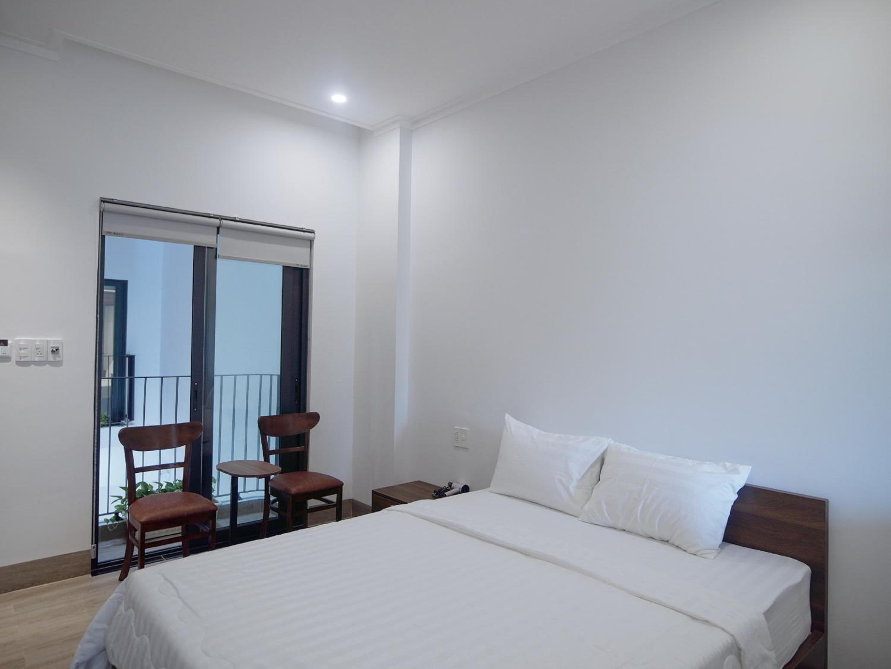 Deluxe Double Room with Bath - Photo 37