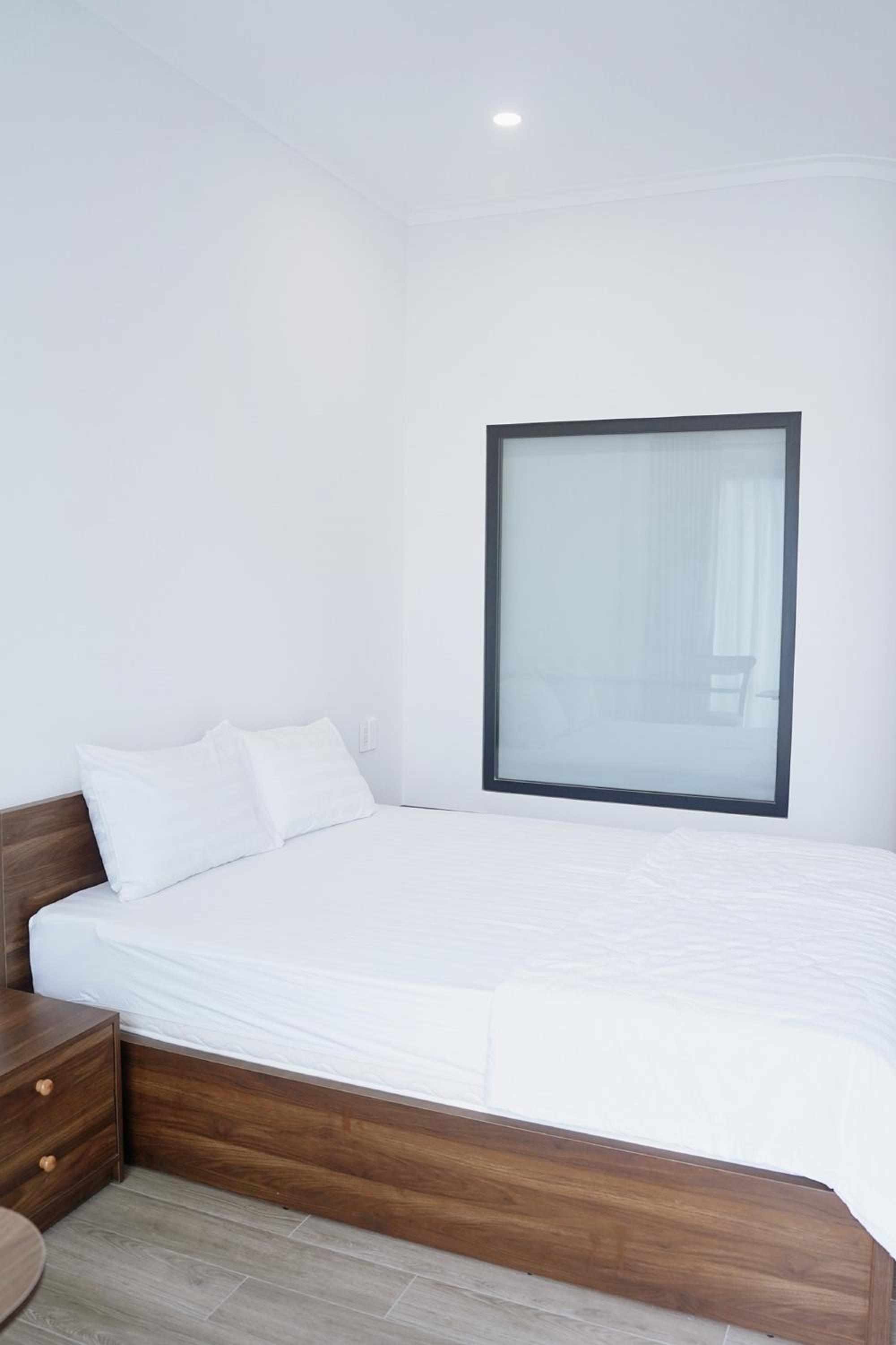 Deluxe Double Room with Bath - Photo 36