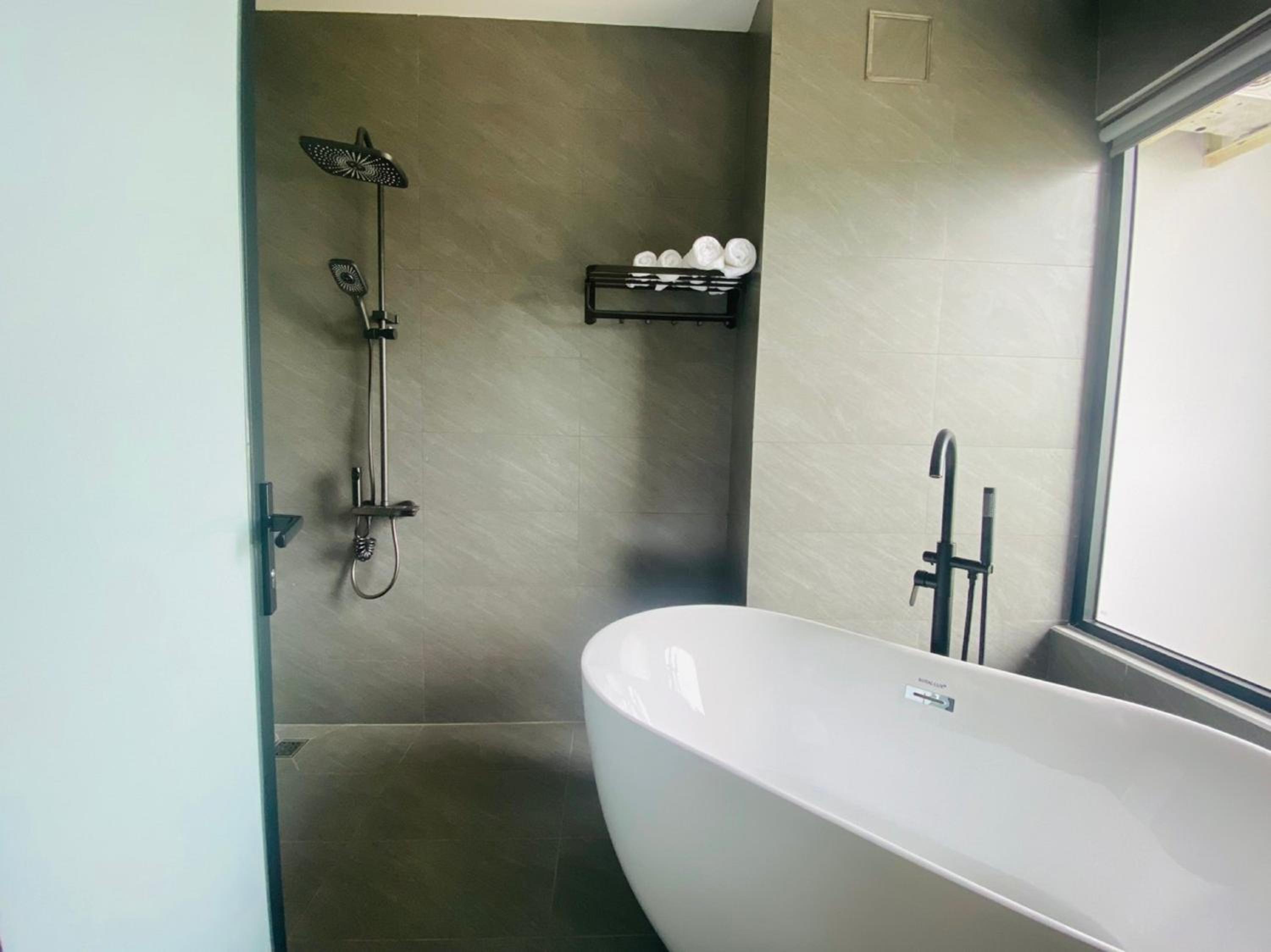 Deluxe Double Room with Bath - Photo 29