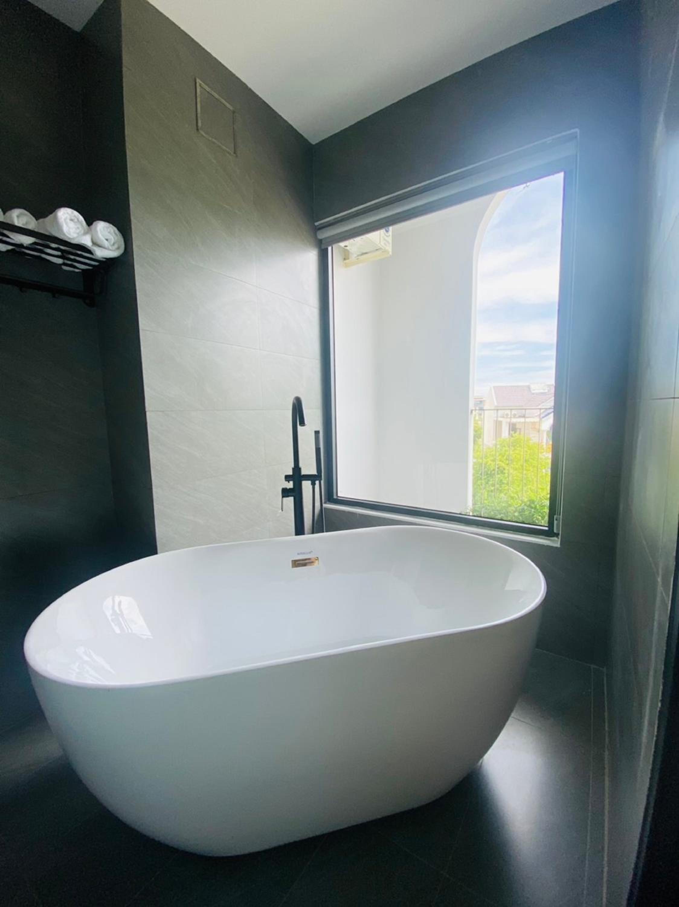 Deluxe Double Room with Bath - Photo 32