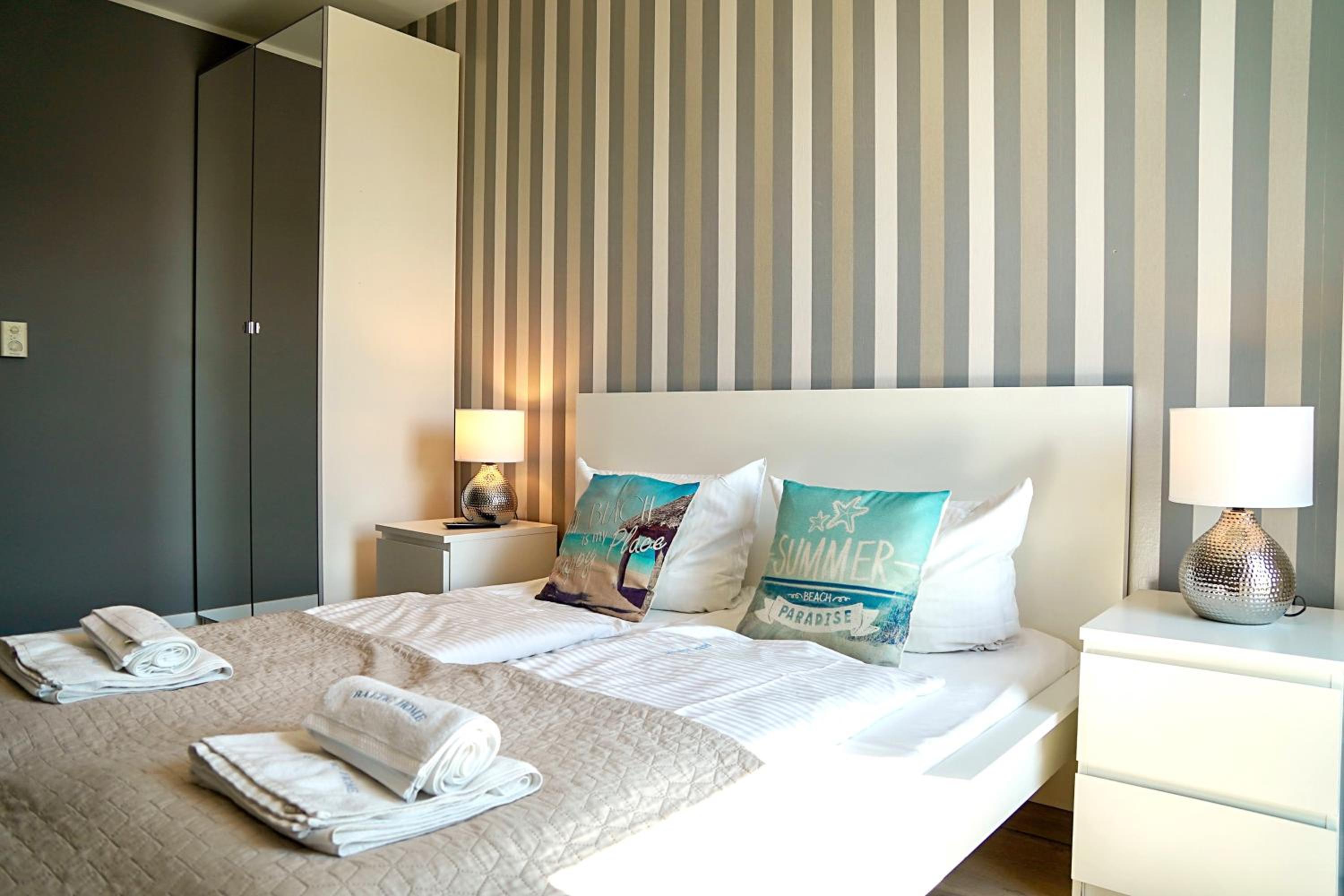One Bedroom Apartment with Balcony and Sea View photo 2