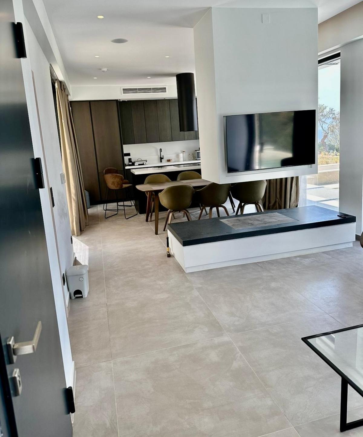 Villa photo 1