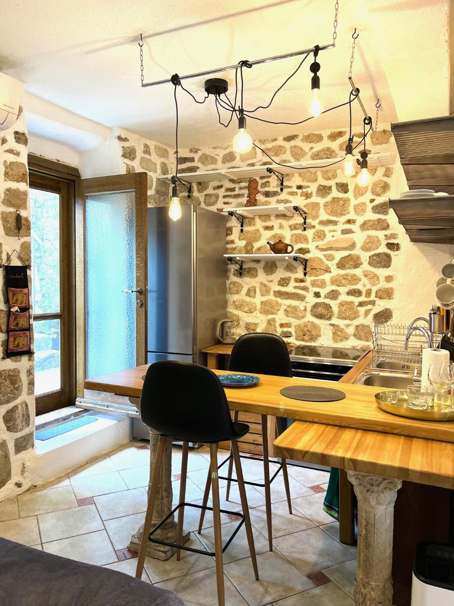 Double Room with Patio - Photo 9