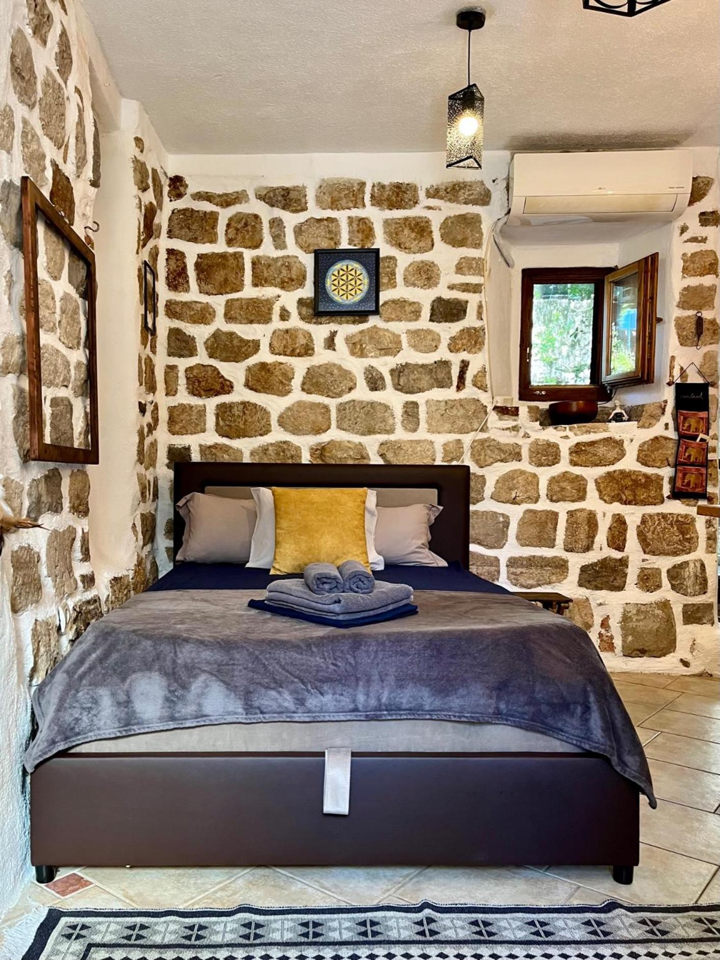 Double Room with Patio - Photo 2