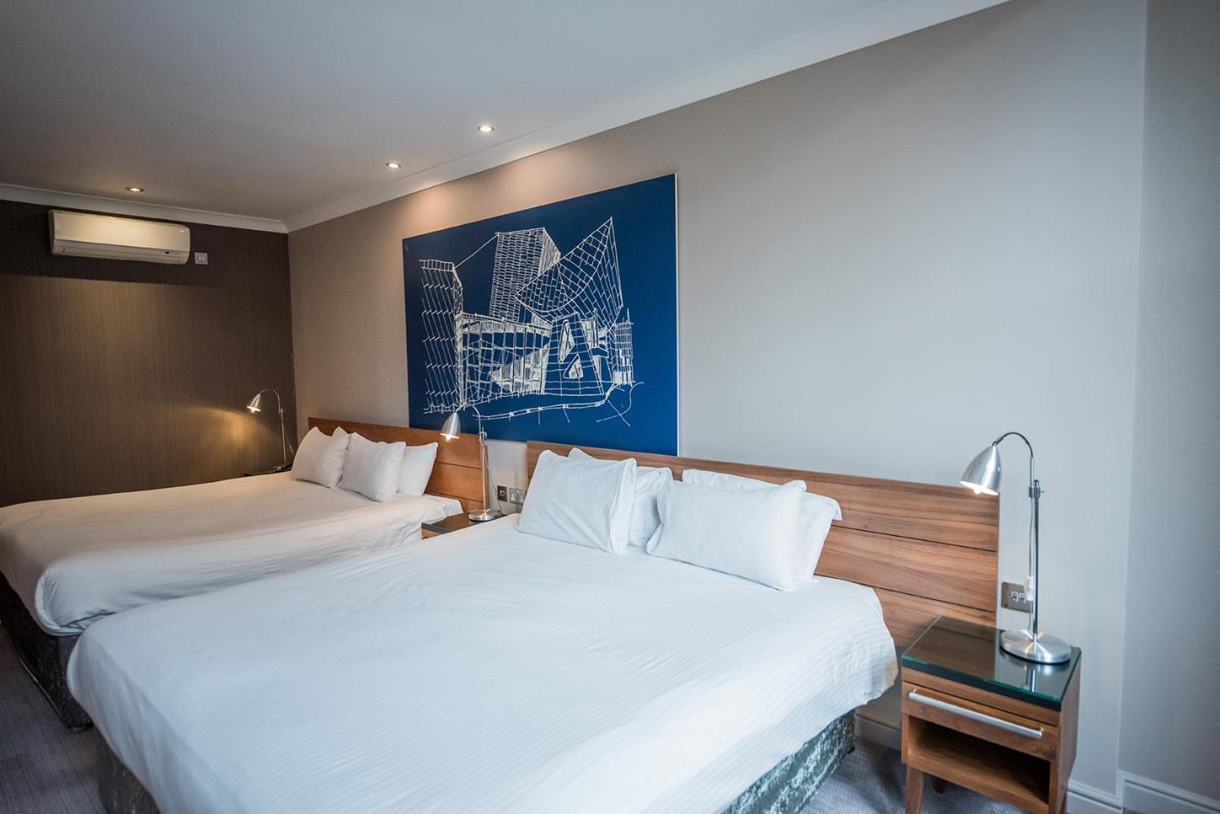 King Room with Two King Beds - Photo 4