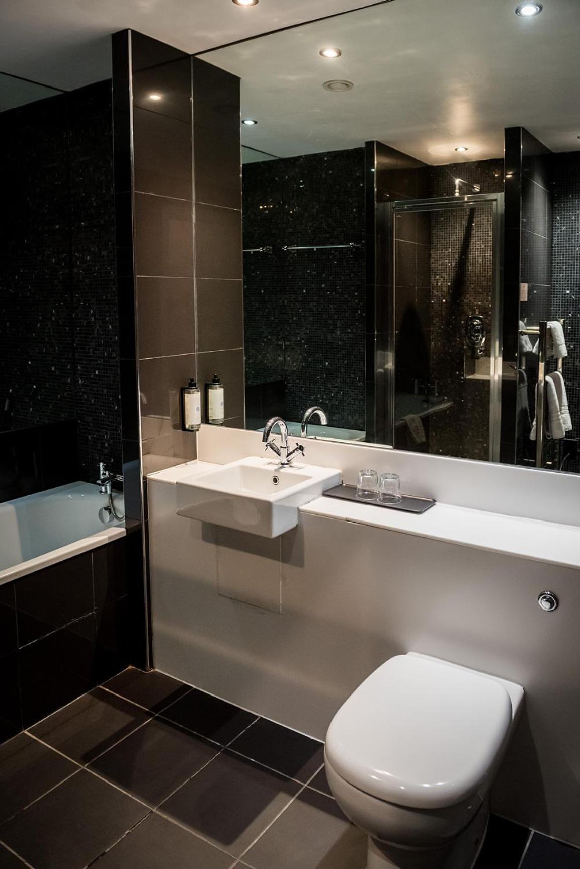 Classic Double Room - Photo 11
