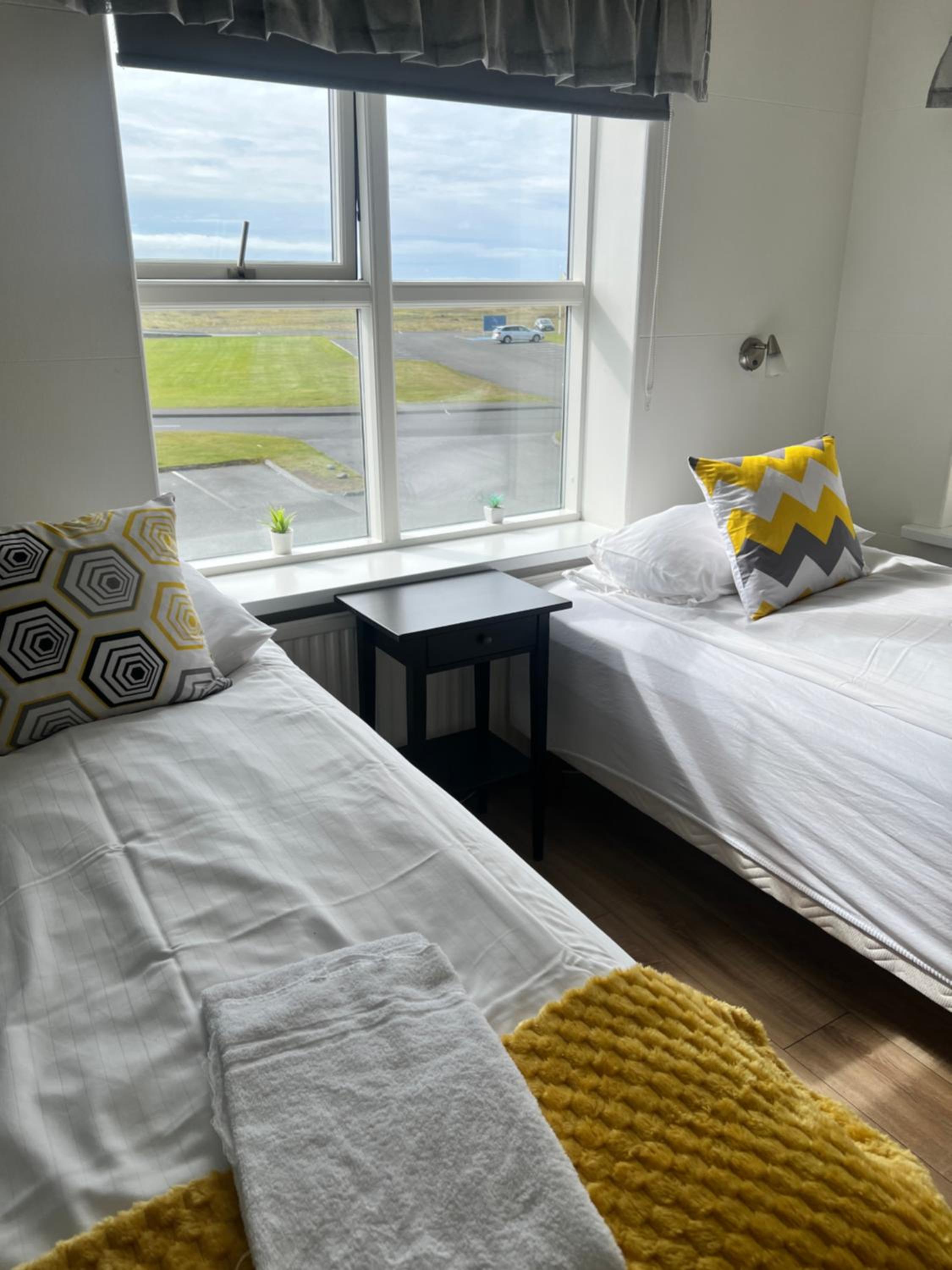 Small Double or Twin Room with Shared Bathroom photo 2