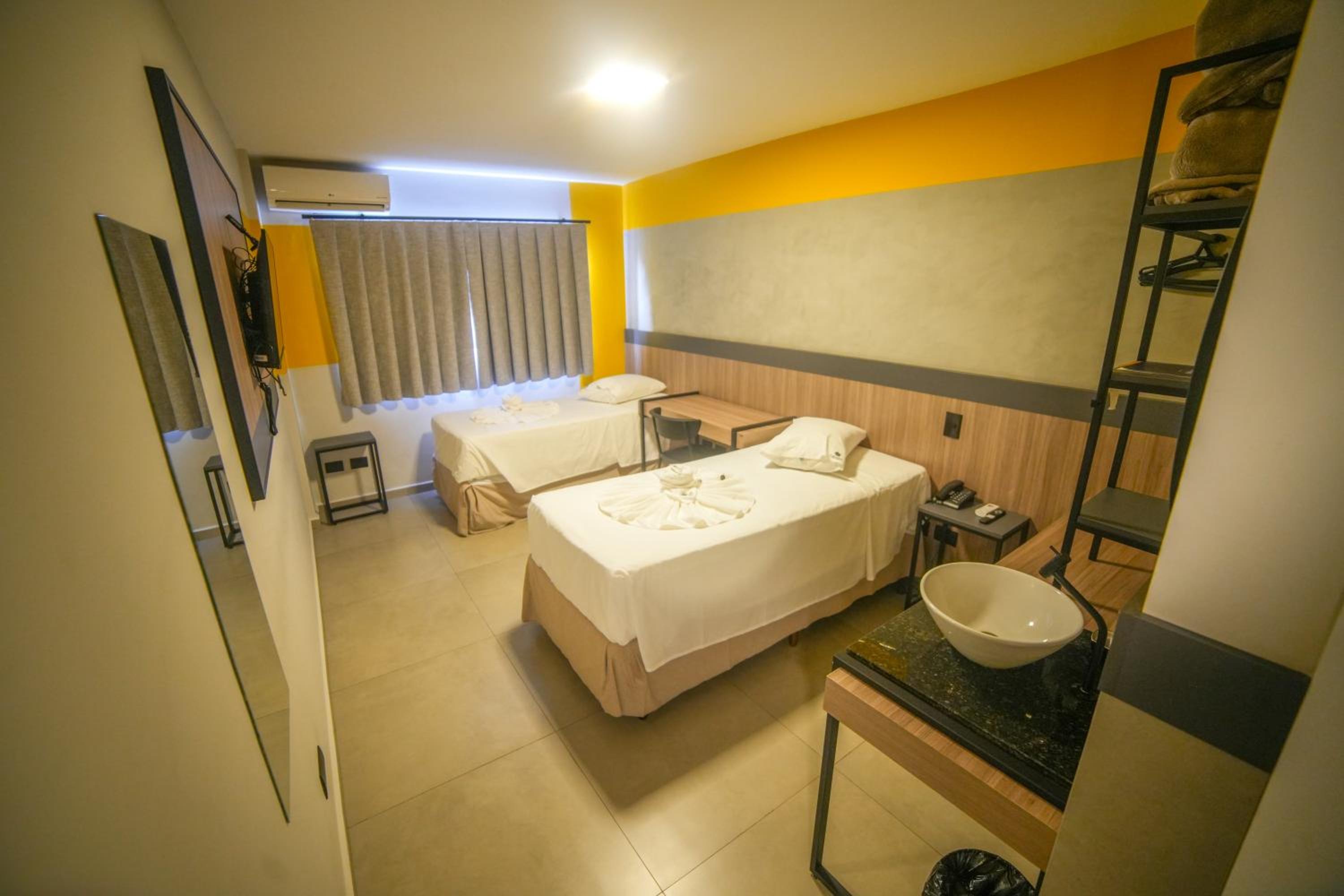 Standard Twin Room photo 2