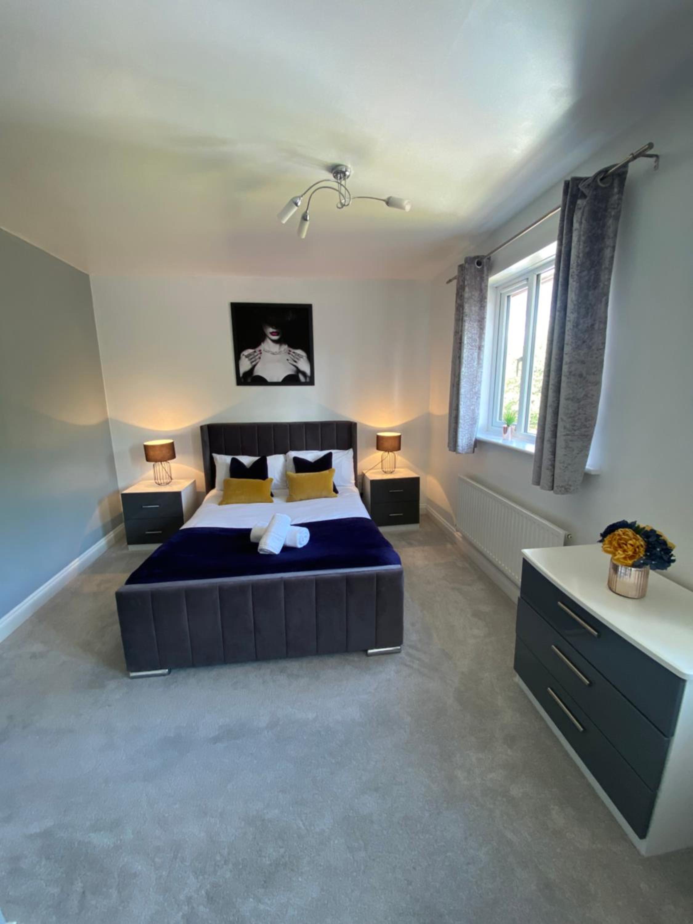 Three-Bedroom House photo 3