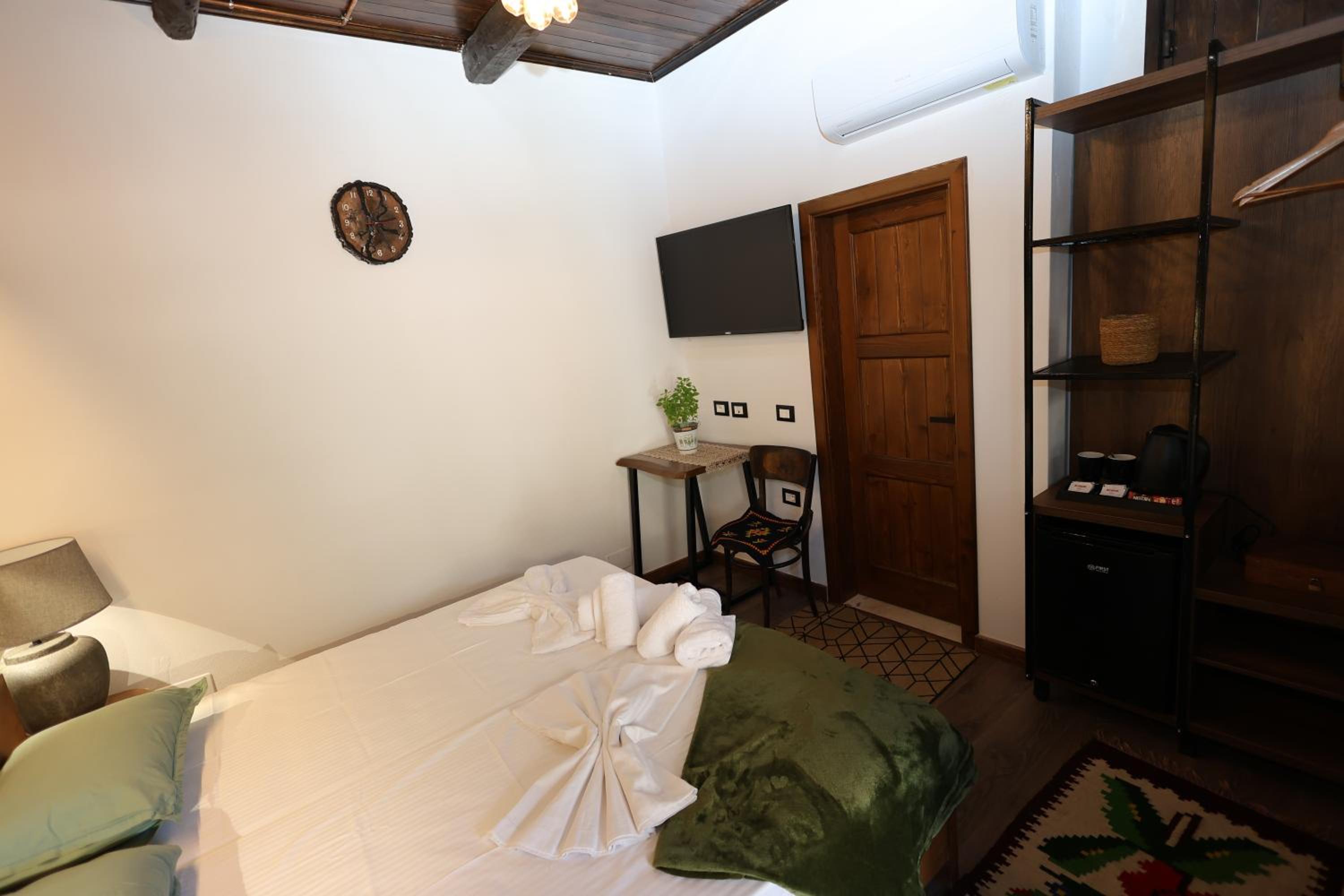 Standard Twin Room with Garden View photo 3
